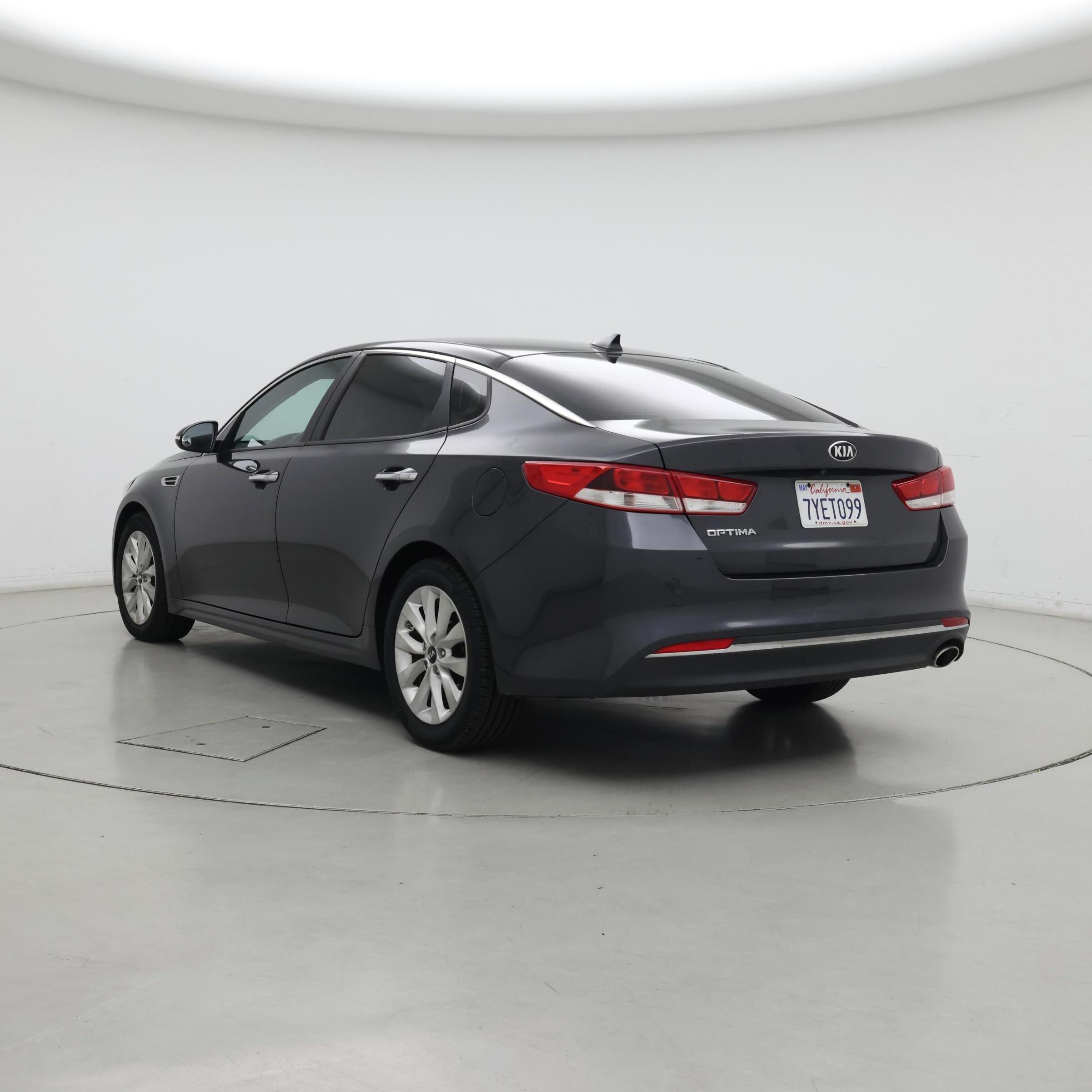 Thumbnail: 2017 Kia Optima - 2