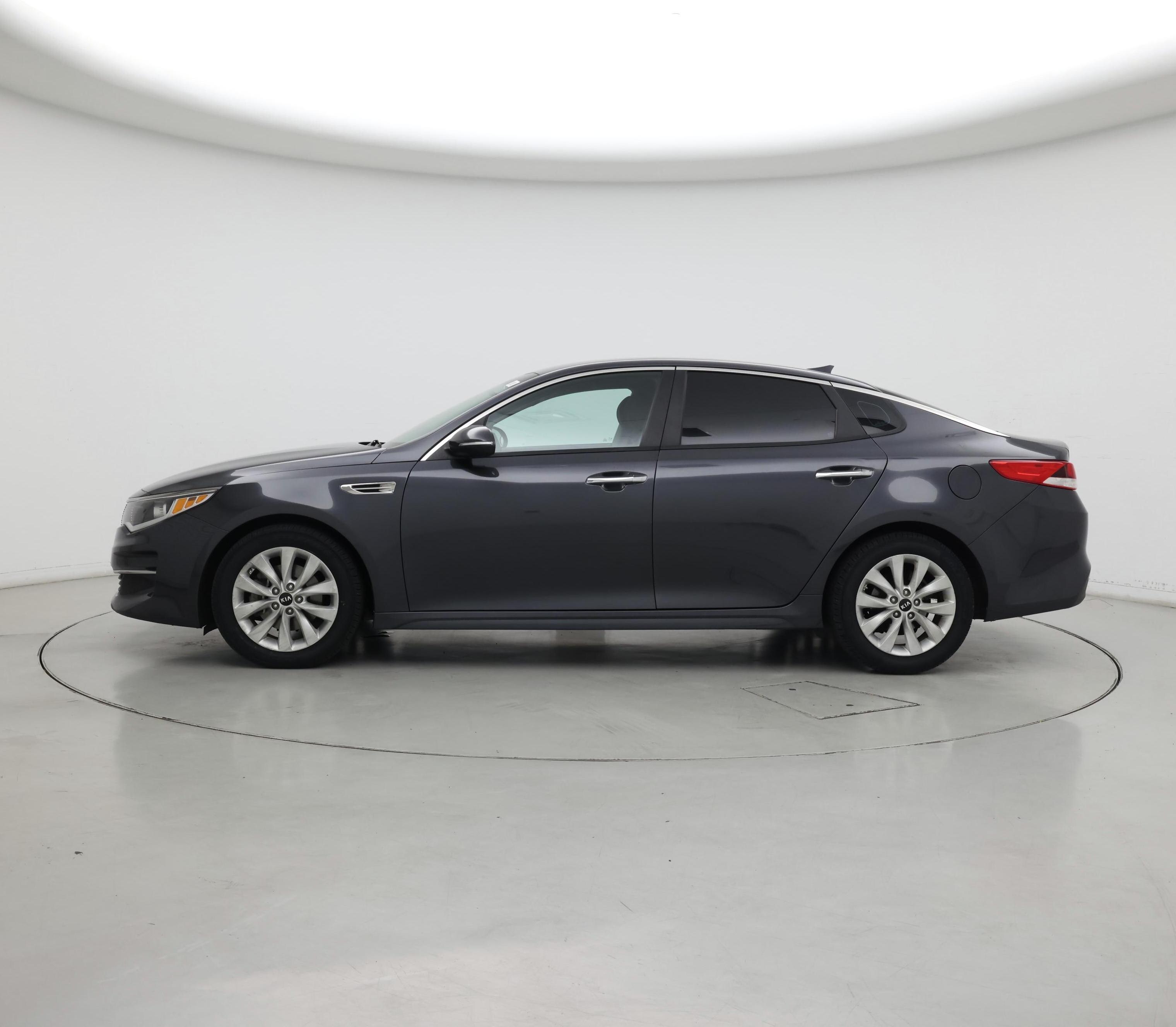 Thumbnail: 2017 Kia Optima - 3