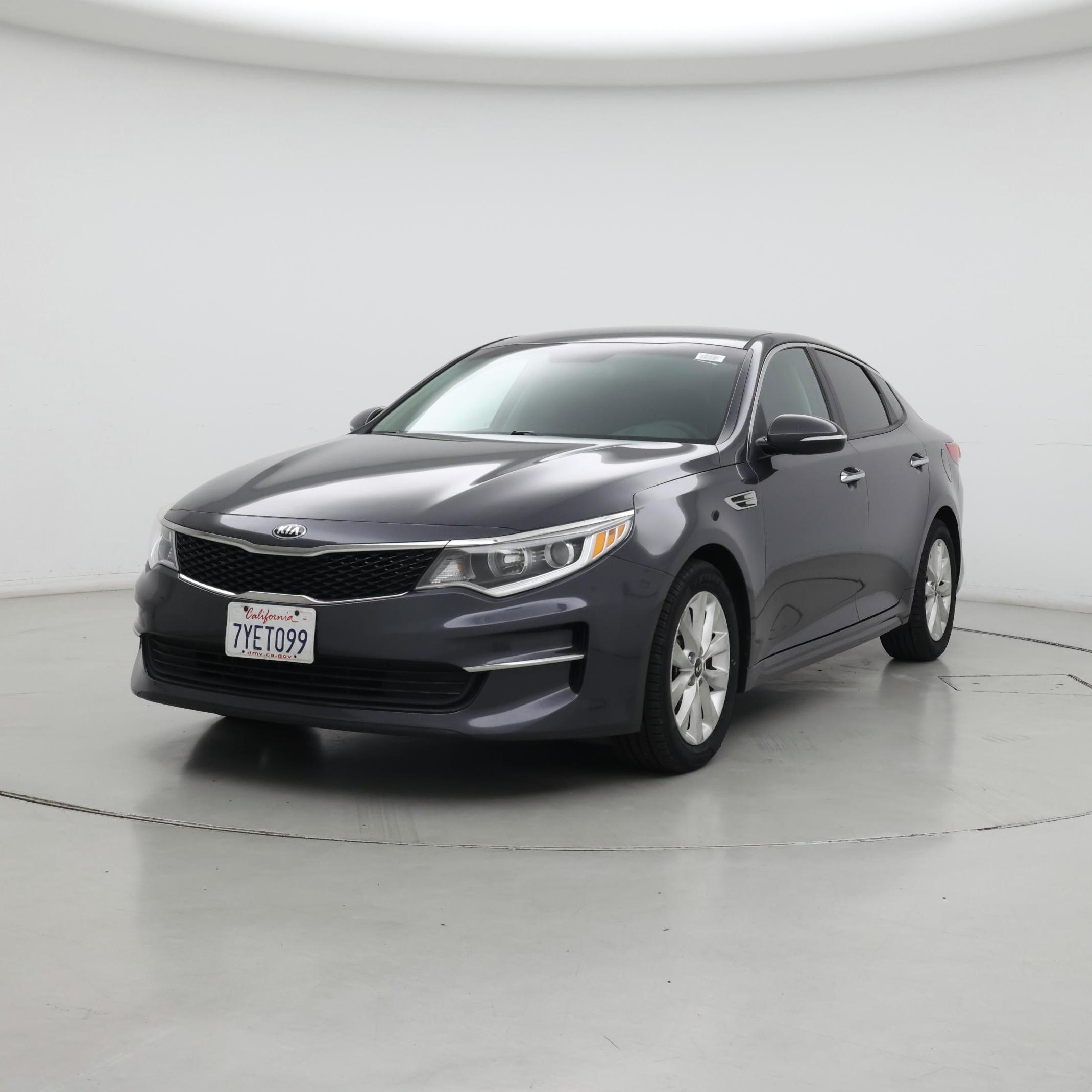Thumbnail: 2017 Kia Optima - 4