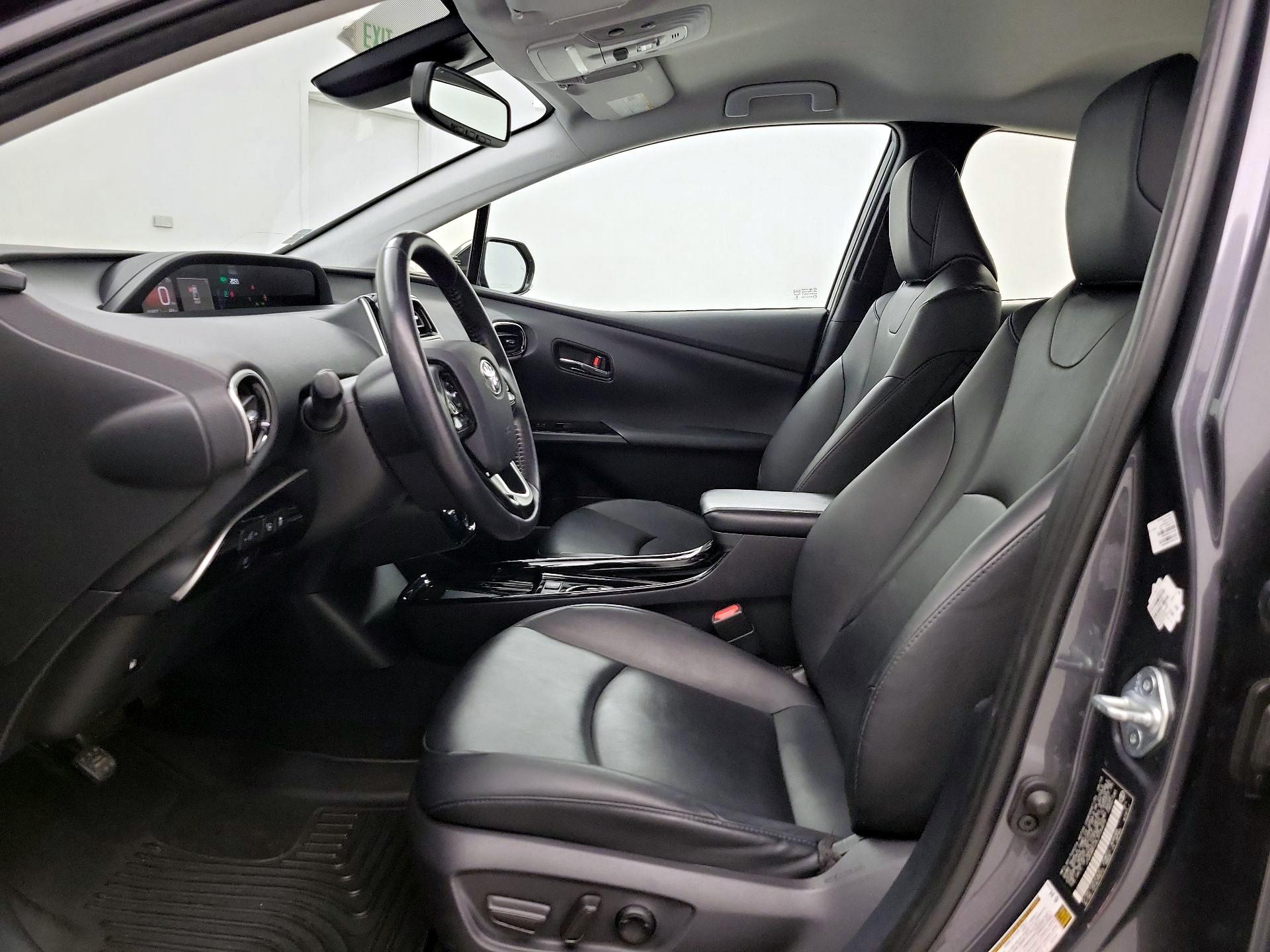 Thumbnail: 2020 Toyota Prius - 11