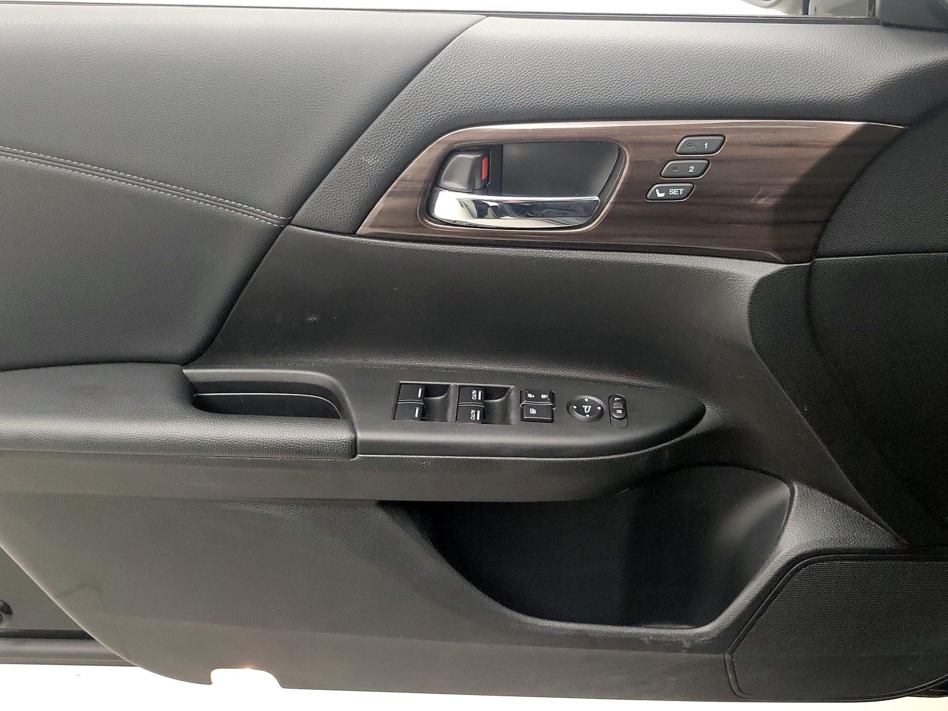 Thumbnail: 2016 Honda Accord - 12