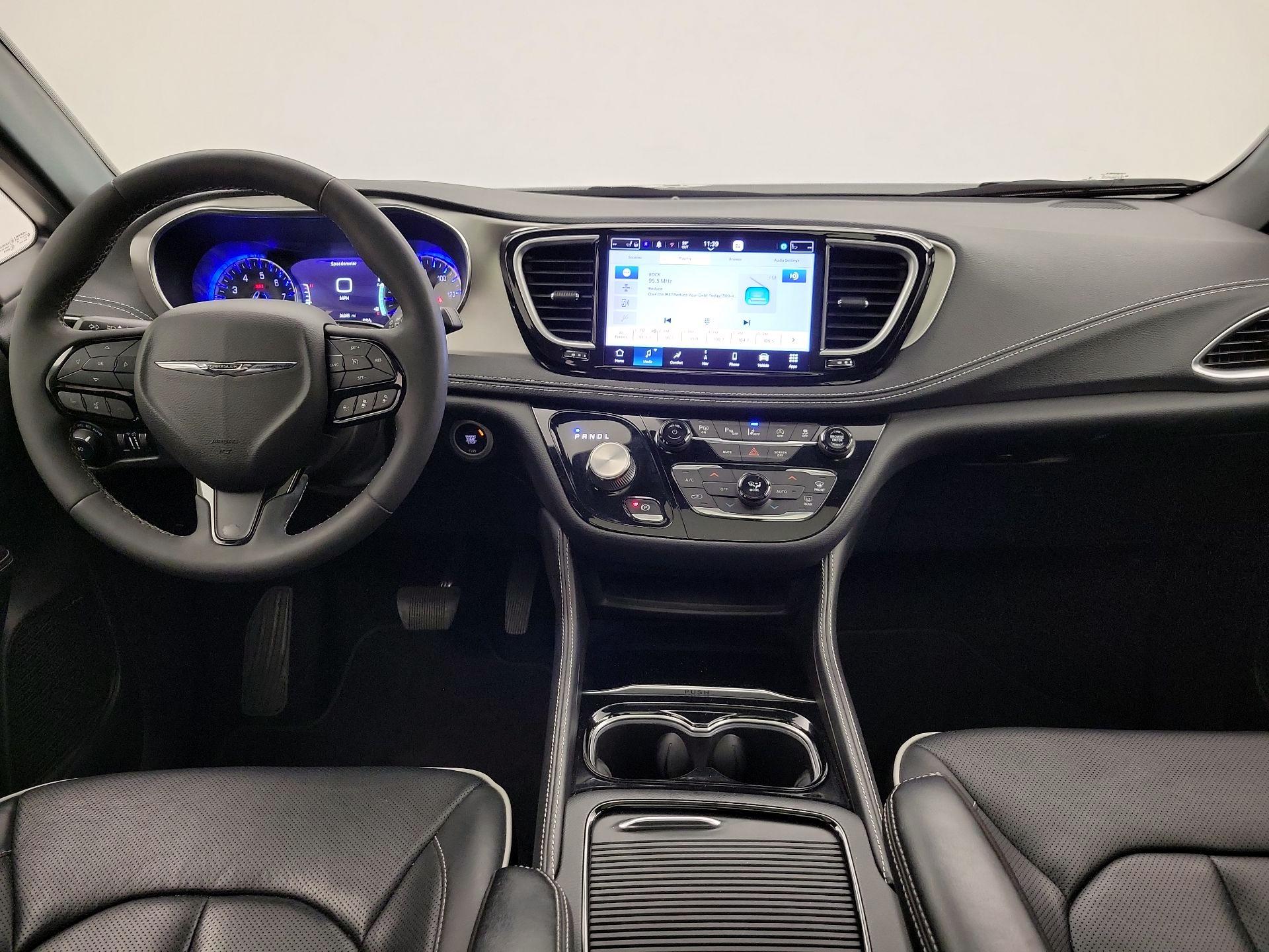 Thumbnail: 2022 Chrysler Pacifica - 9
