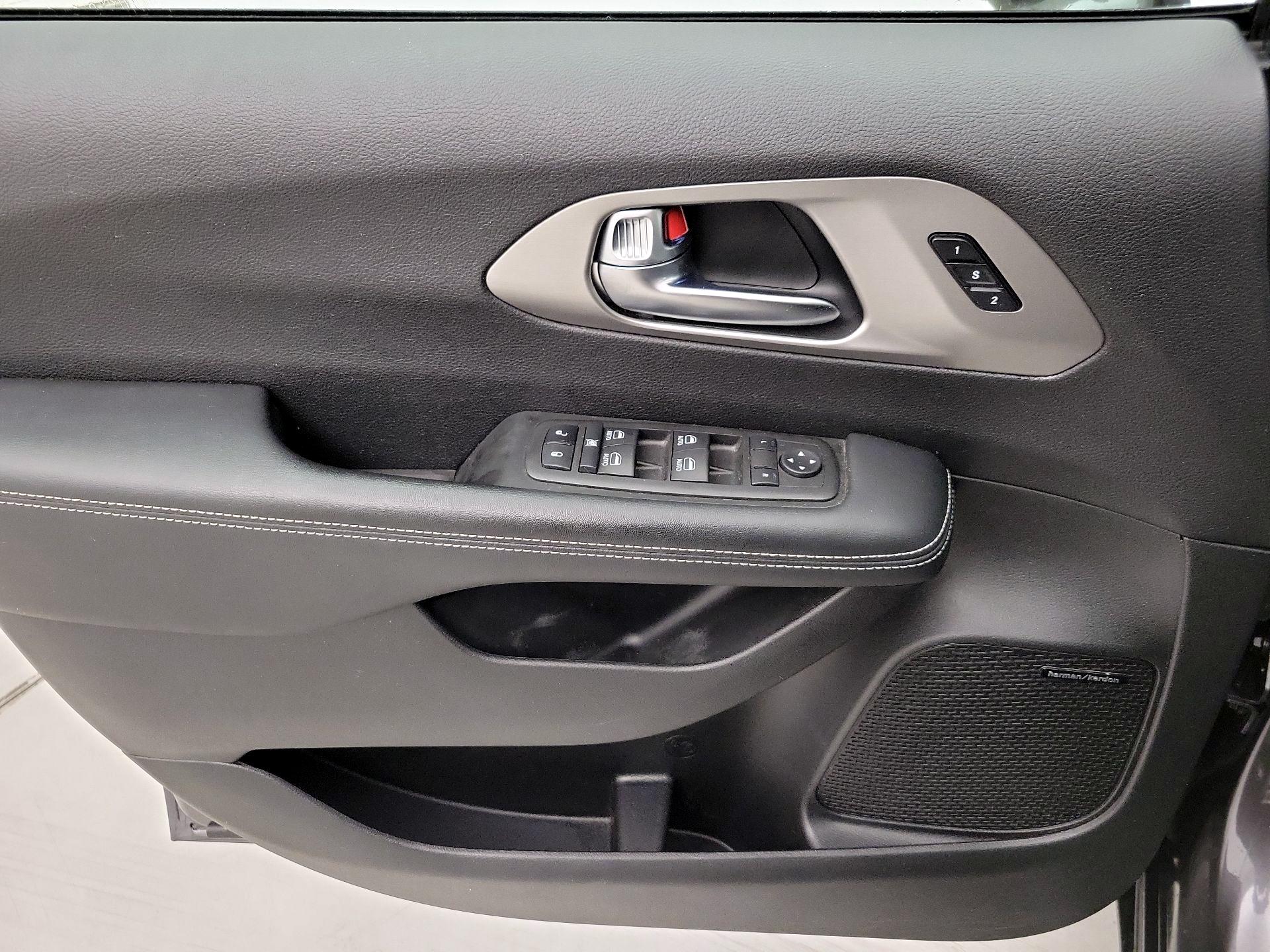 Thumbnail: 2022 Chrysler Pacifica - 12
