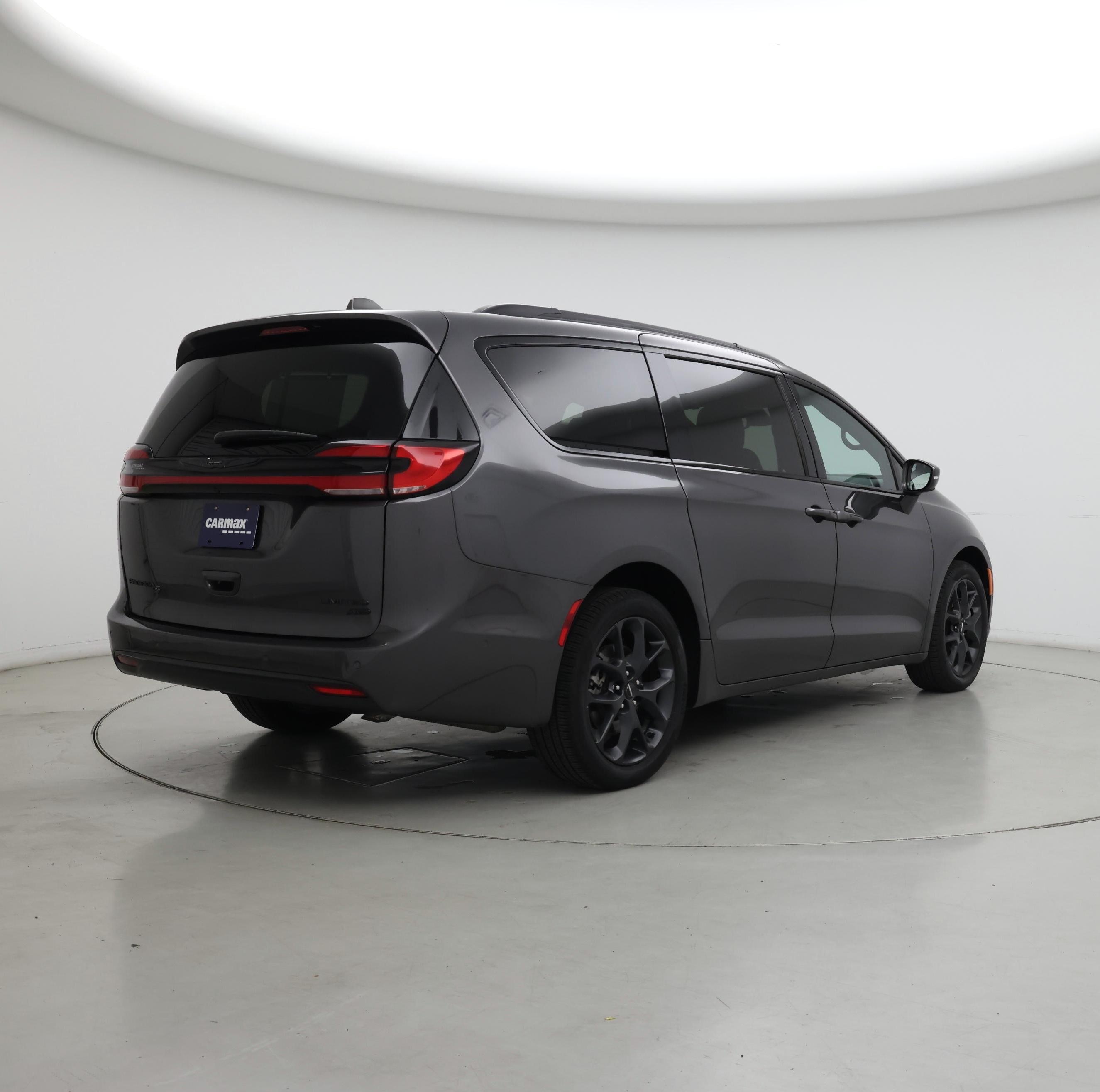 Thumbnail: 2022 Chrysler Pacifica - 8