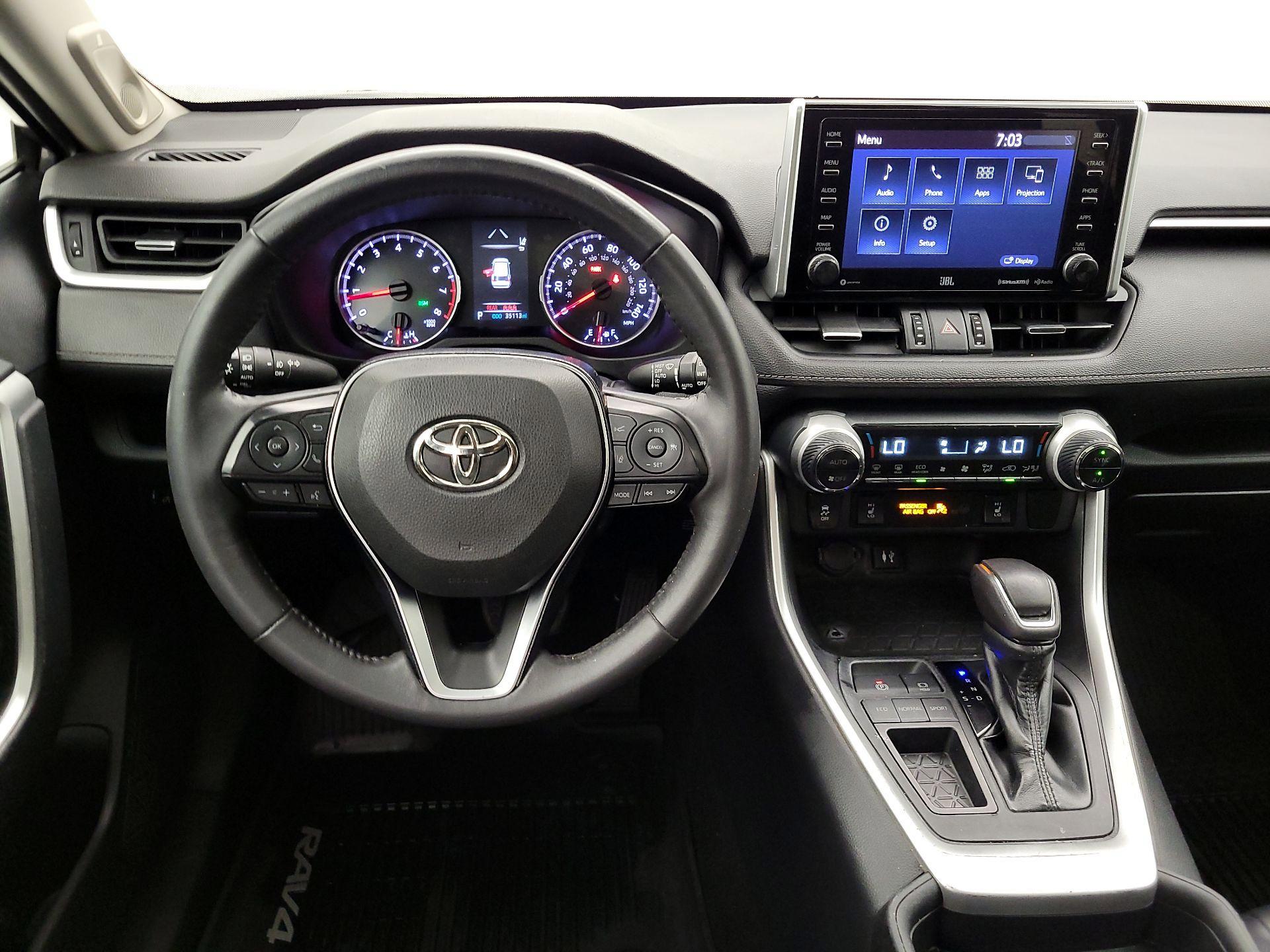 Thumbnail: 2019 Toyota RAV4 - 10