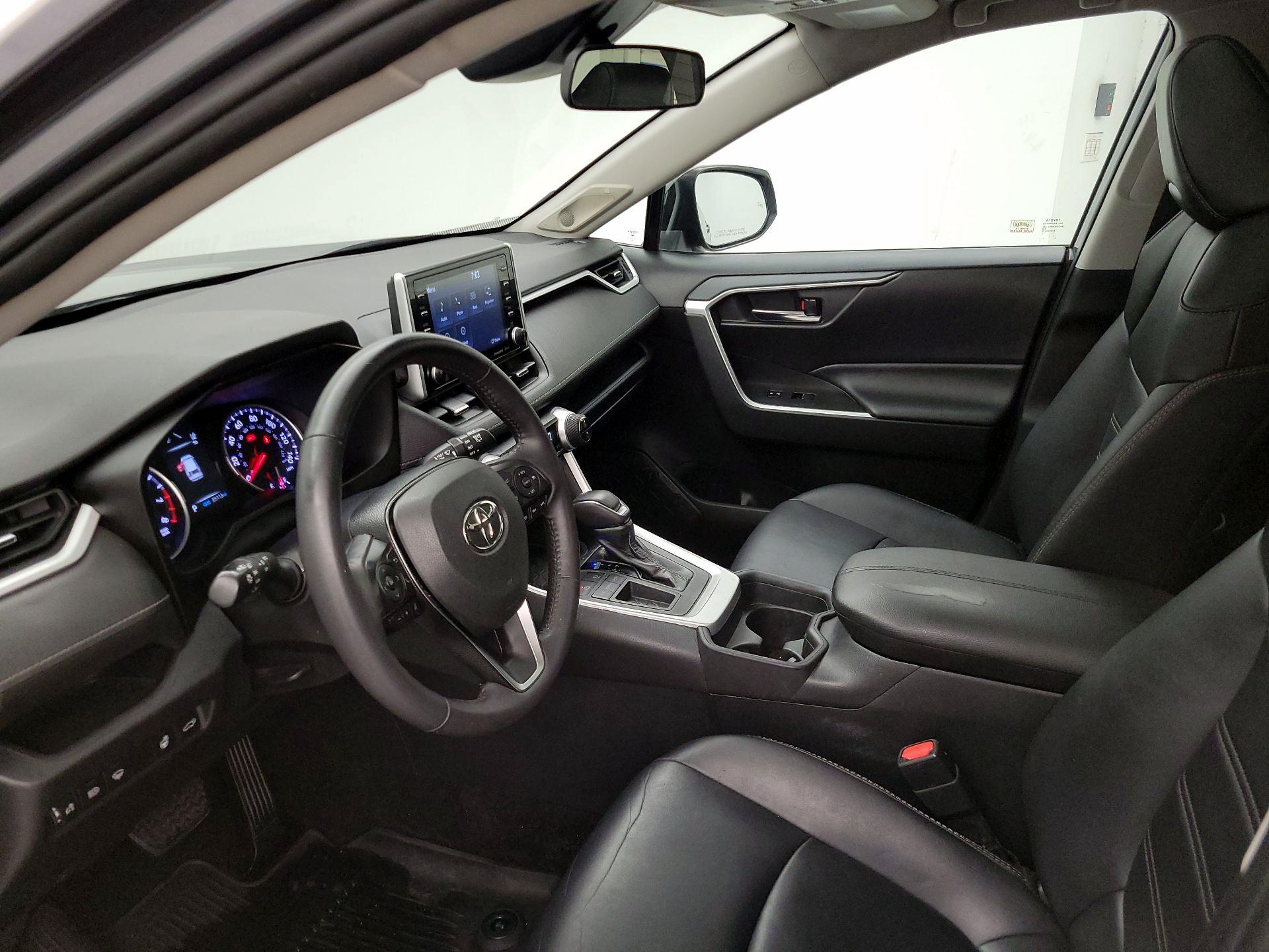 Thumbnail: 2019 Toyota RAV4 - 11