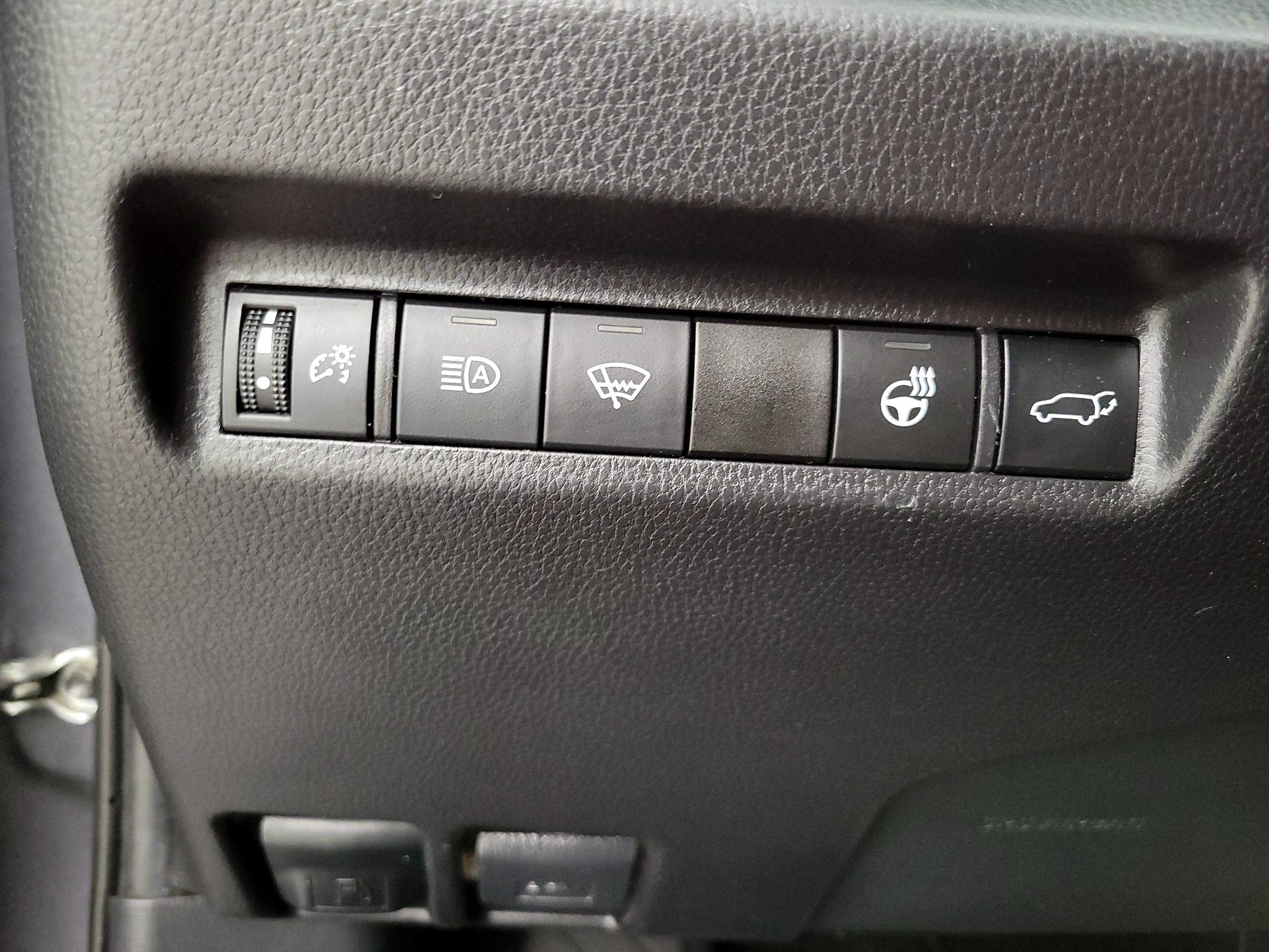 Thumbnail: 2019 Toyota RAV4 - 13