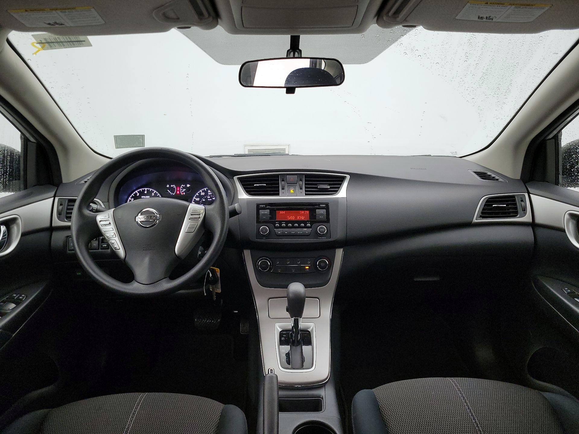Thumbnail: 2015 Nissan Sentra - 9