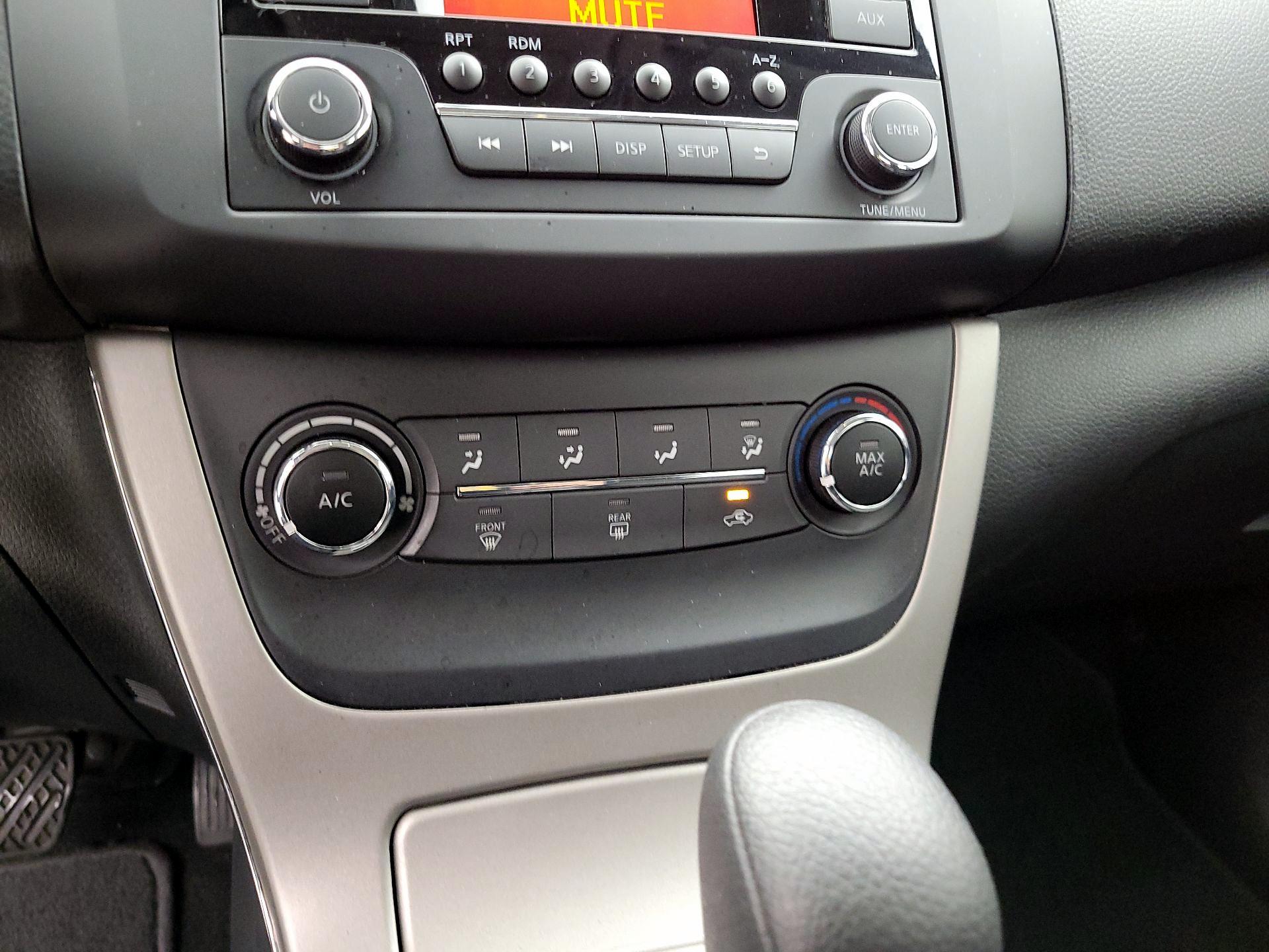 Thumbnail: 2015 Nissan Sentra - 15