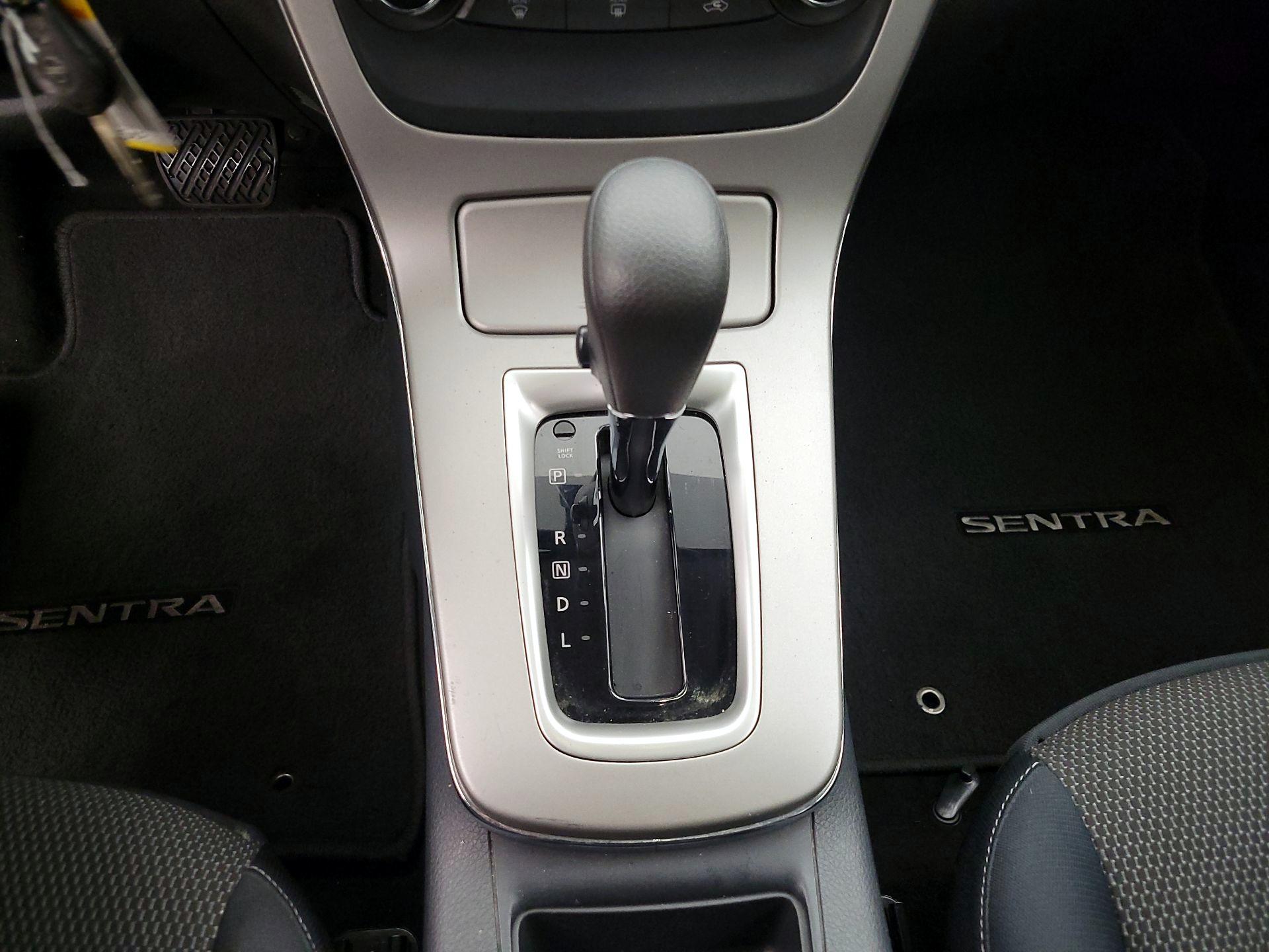 Thumbnail: 2015 Nissan Sentra - 16