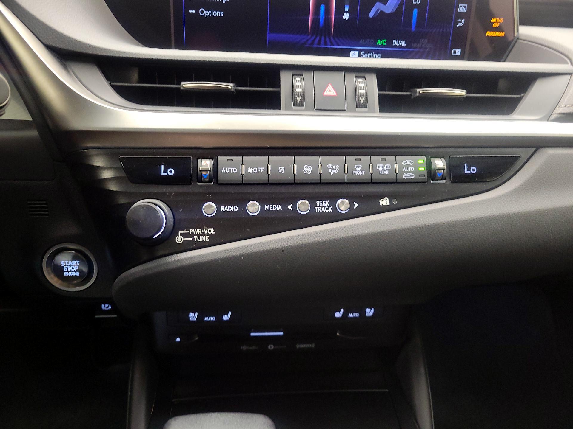 Thumbnail: 2019 Lexus ES - 17