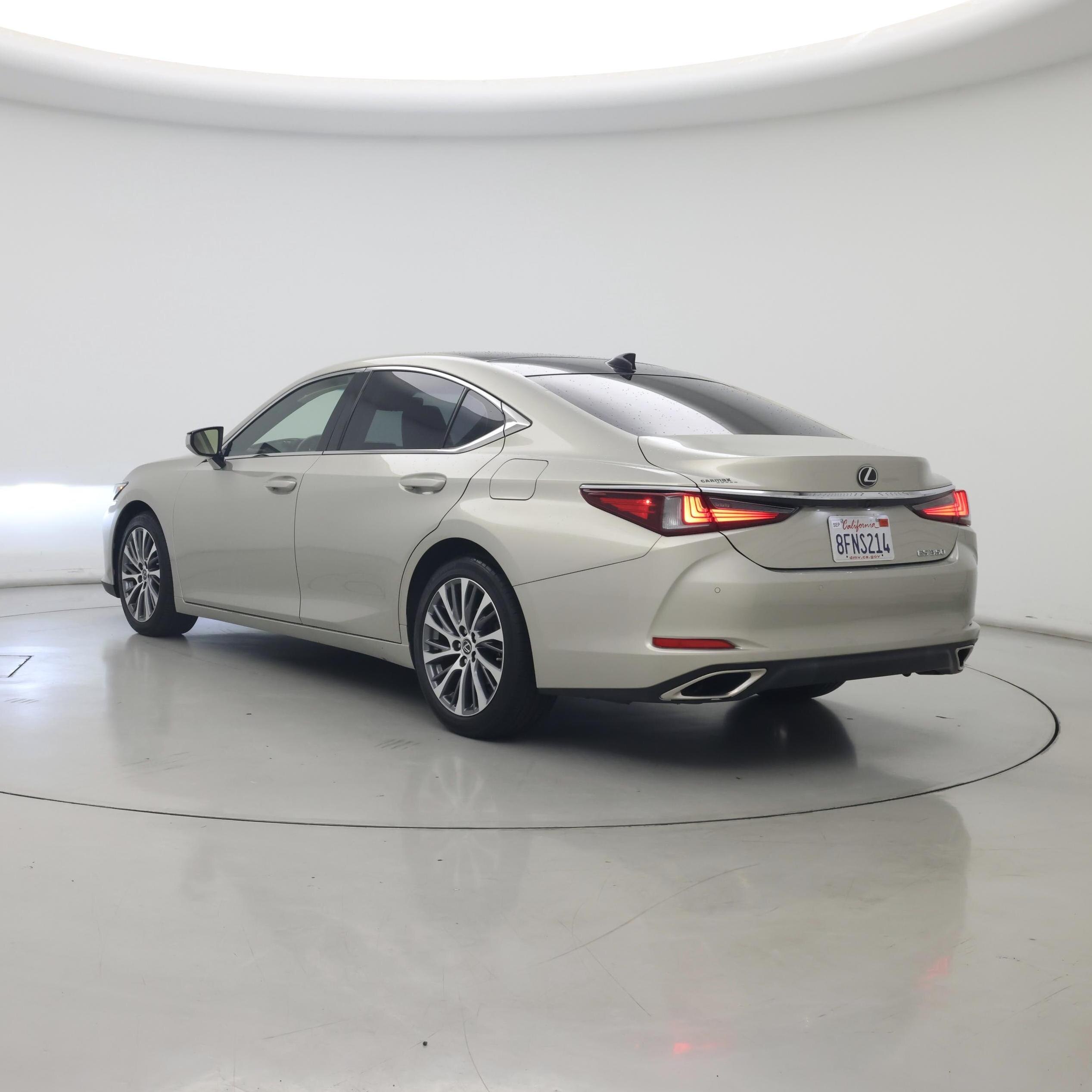 Thumbnail: 2019 Lexus ES - 2
