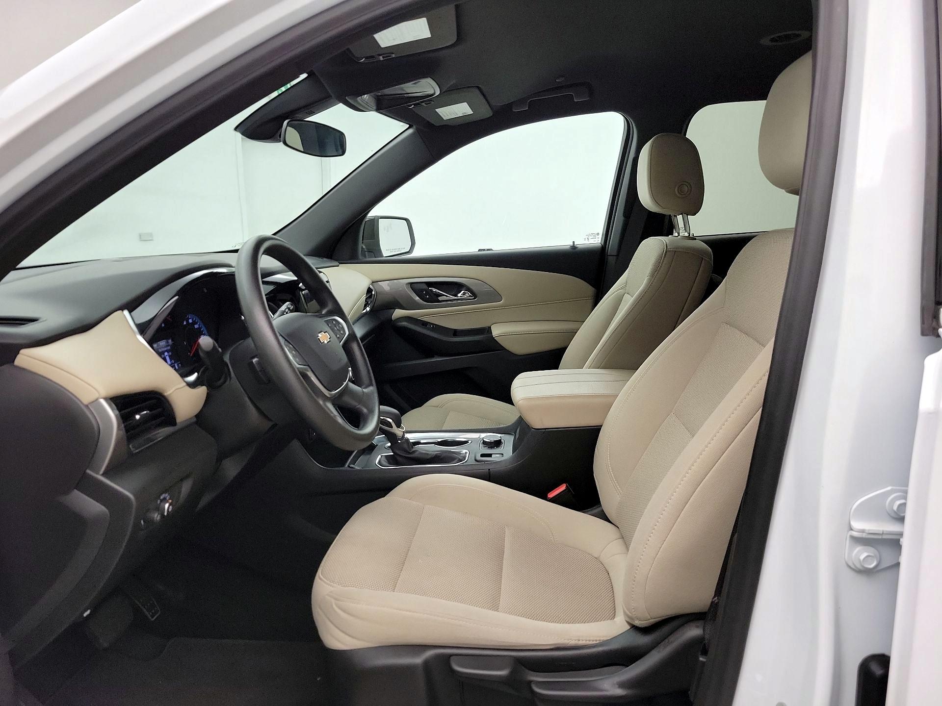 Thumbnail: 2023 Chevrolet Traverse - 11