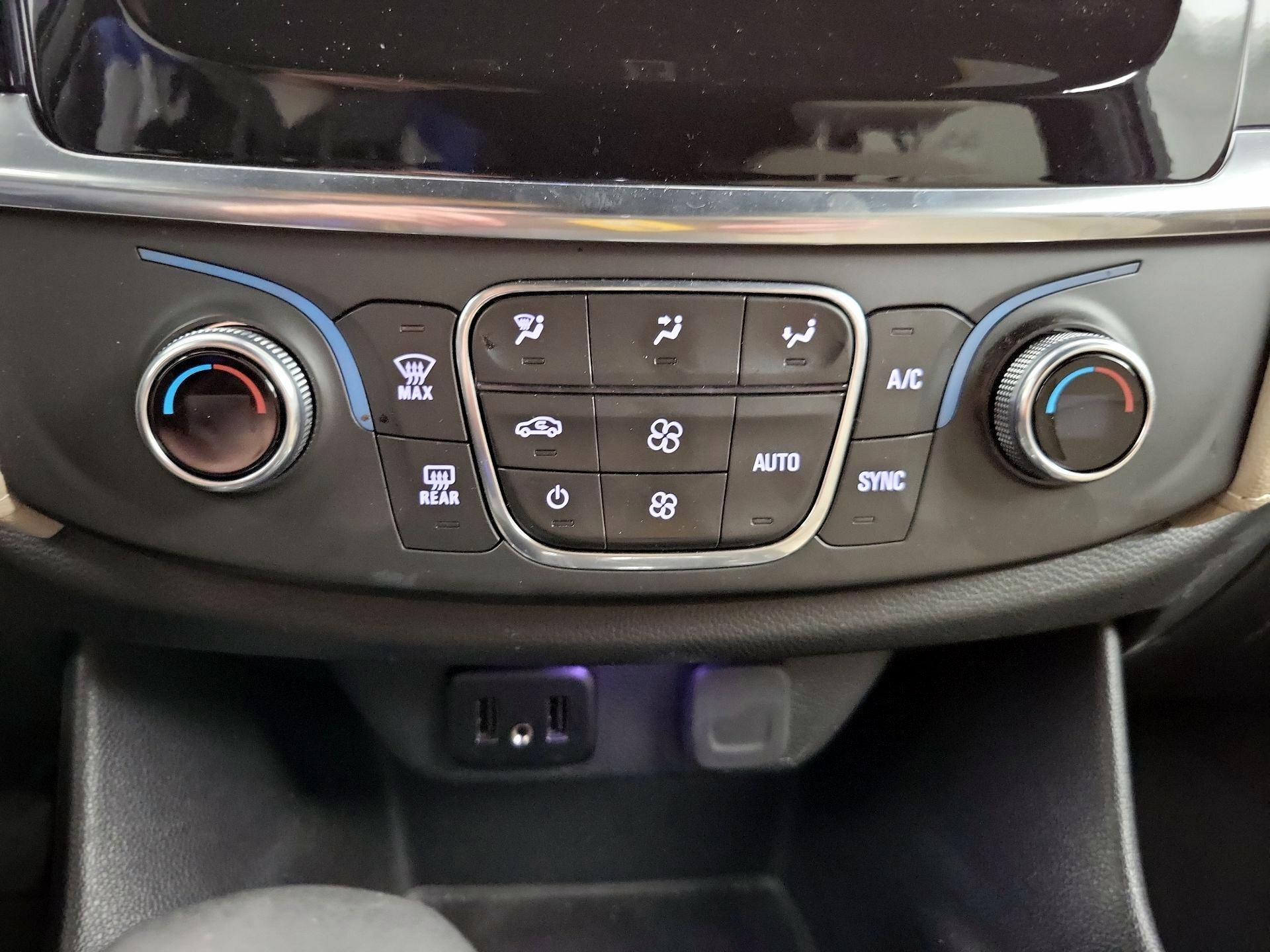 Thumbnail: 2023 Chevrolet Traverse - 16