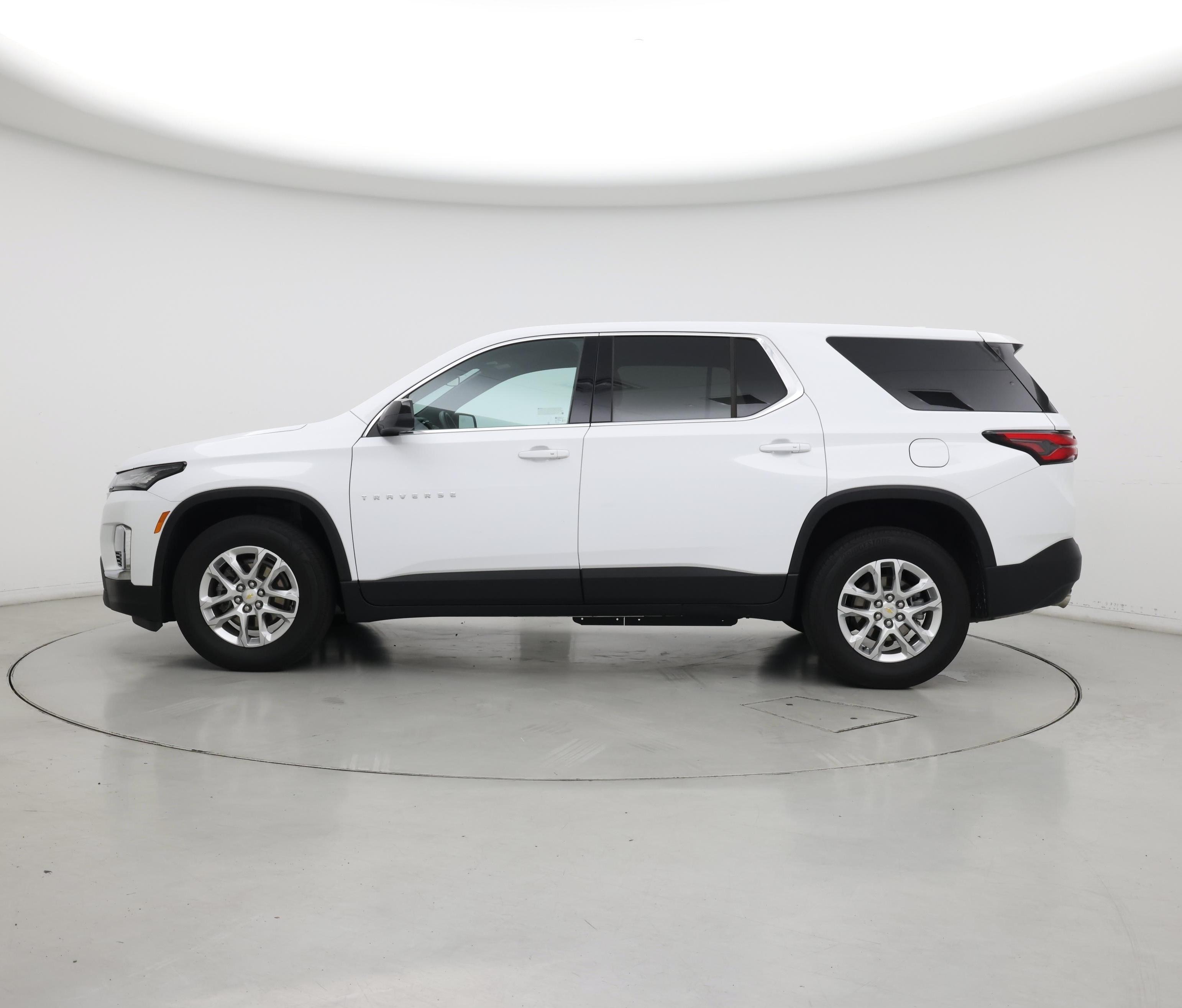 Thumbnail: 2023 Chevrolet Traverse - 3
