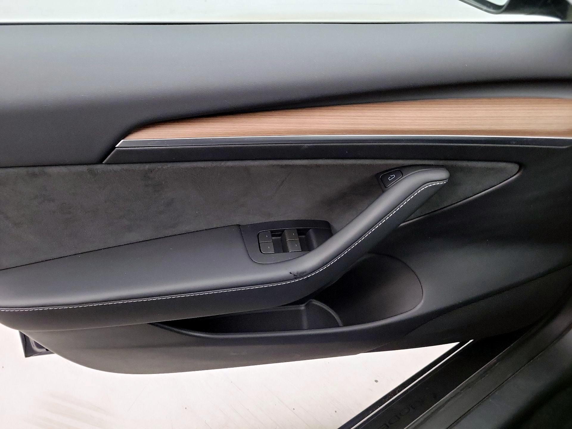 Thumbnail: 2023 Tesla Model 3 - 12