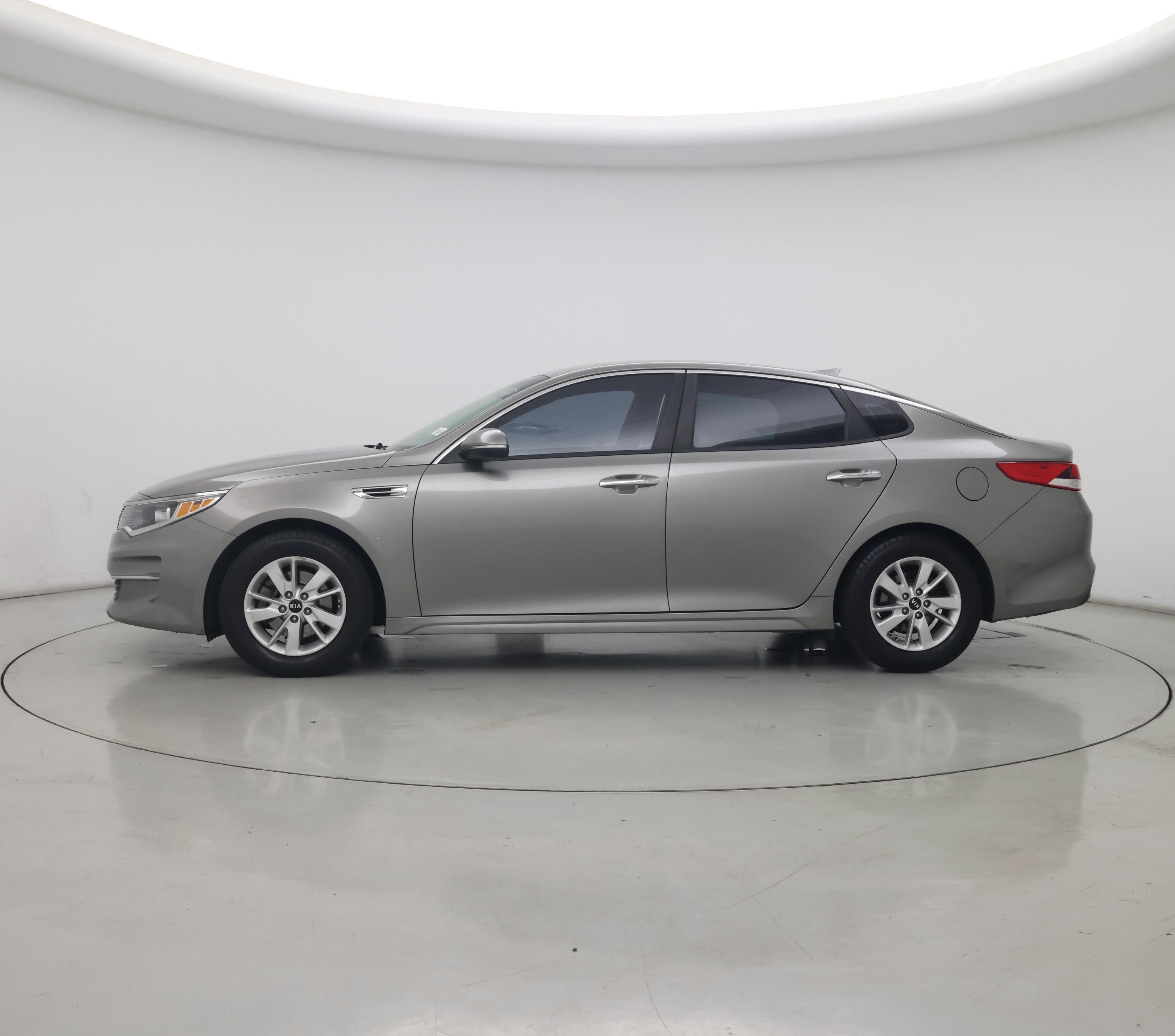 Thumbnail: 2017 Kia Optima - 3