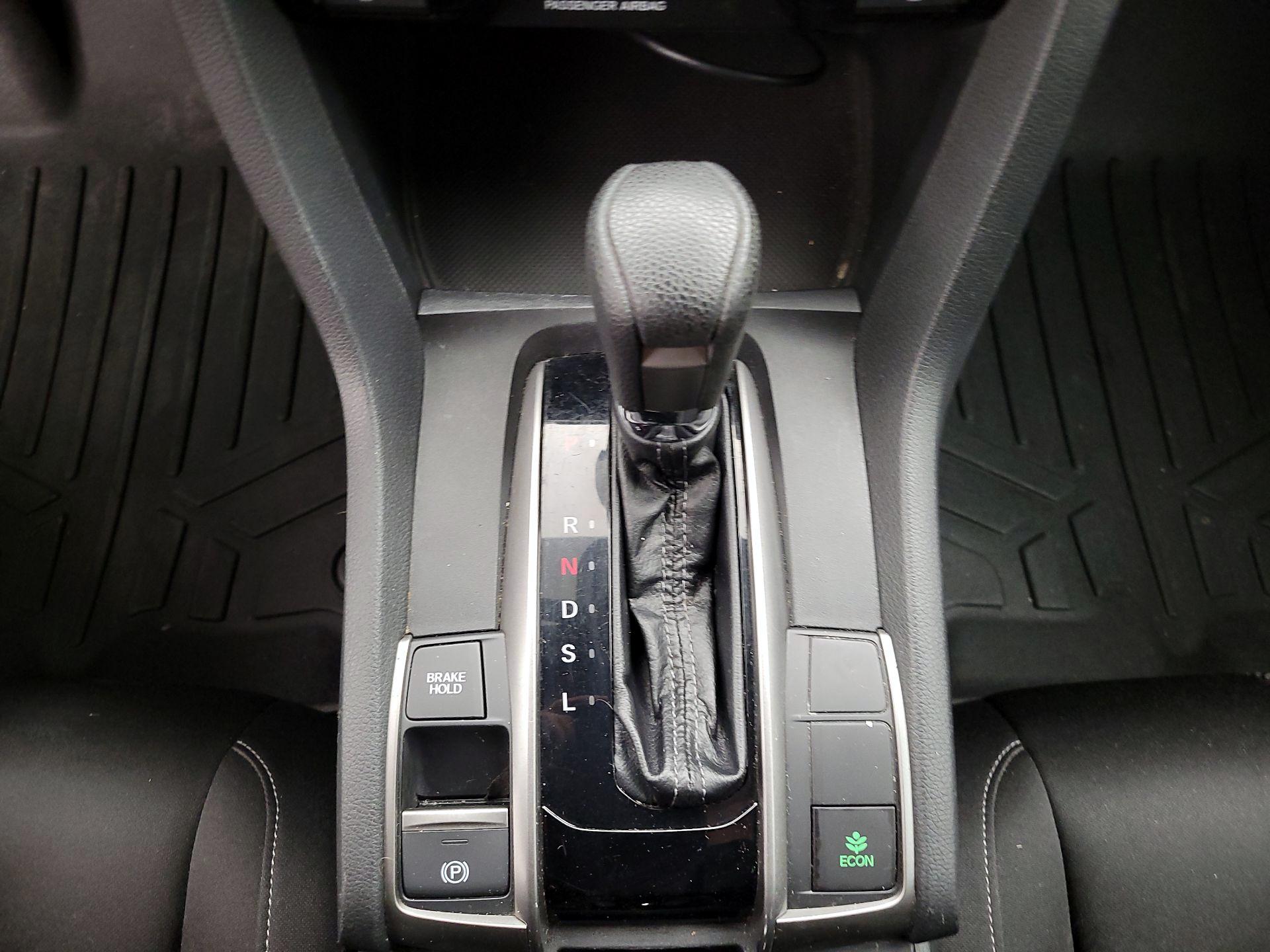 Thumbnail: 2019 Honda Civic - 17