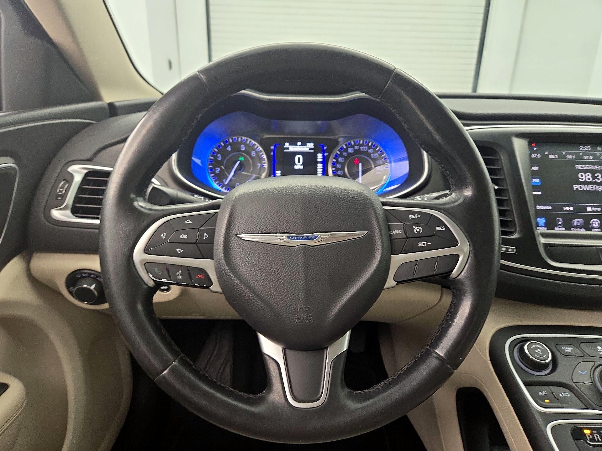 Thumbnail: 2015 Chrysler 200 - 10