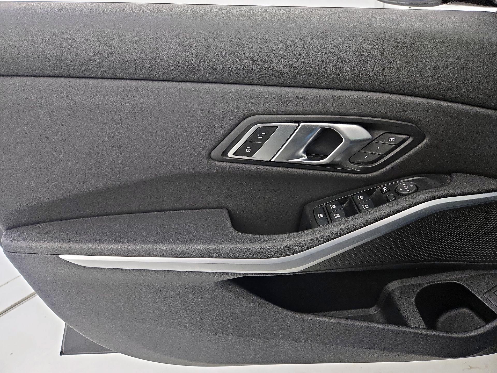 Thumbnail: 2019 BMW 3 Series - 12