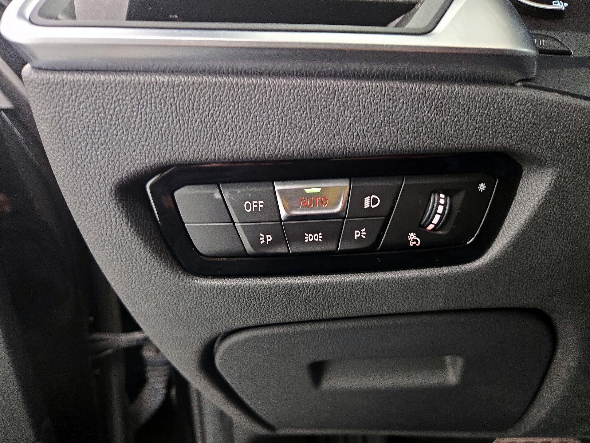 Thumbnail: 2019 BMW 3 Series - 13