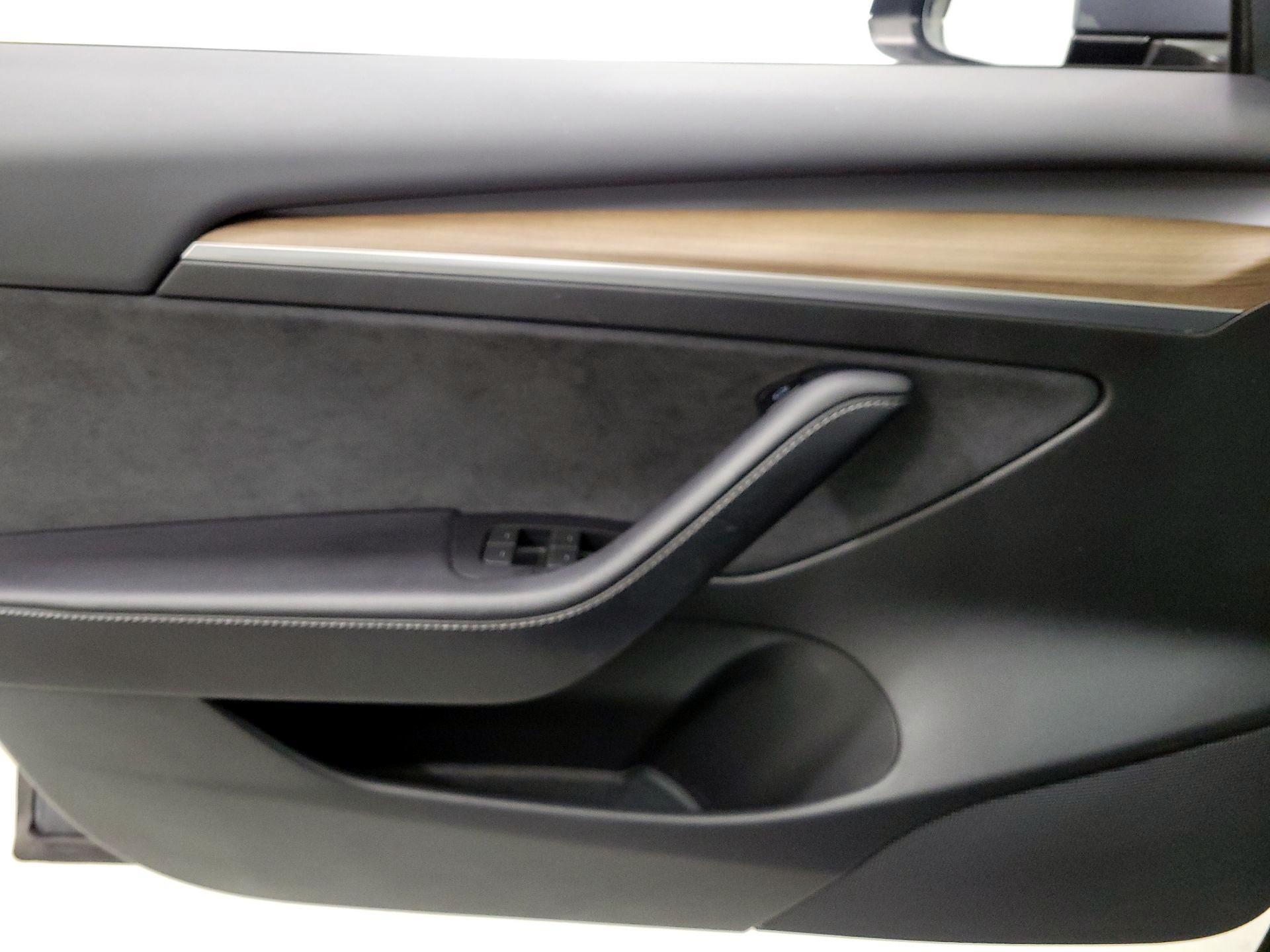 Thumbnail: 2022 Tesla Model 3 - 12