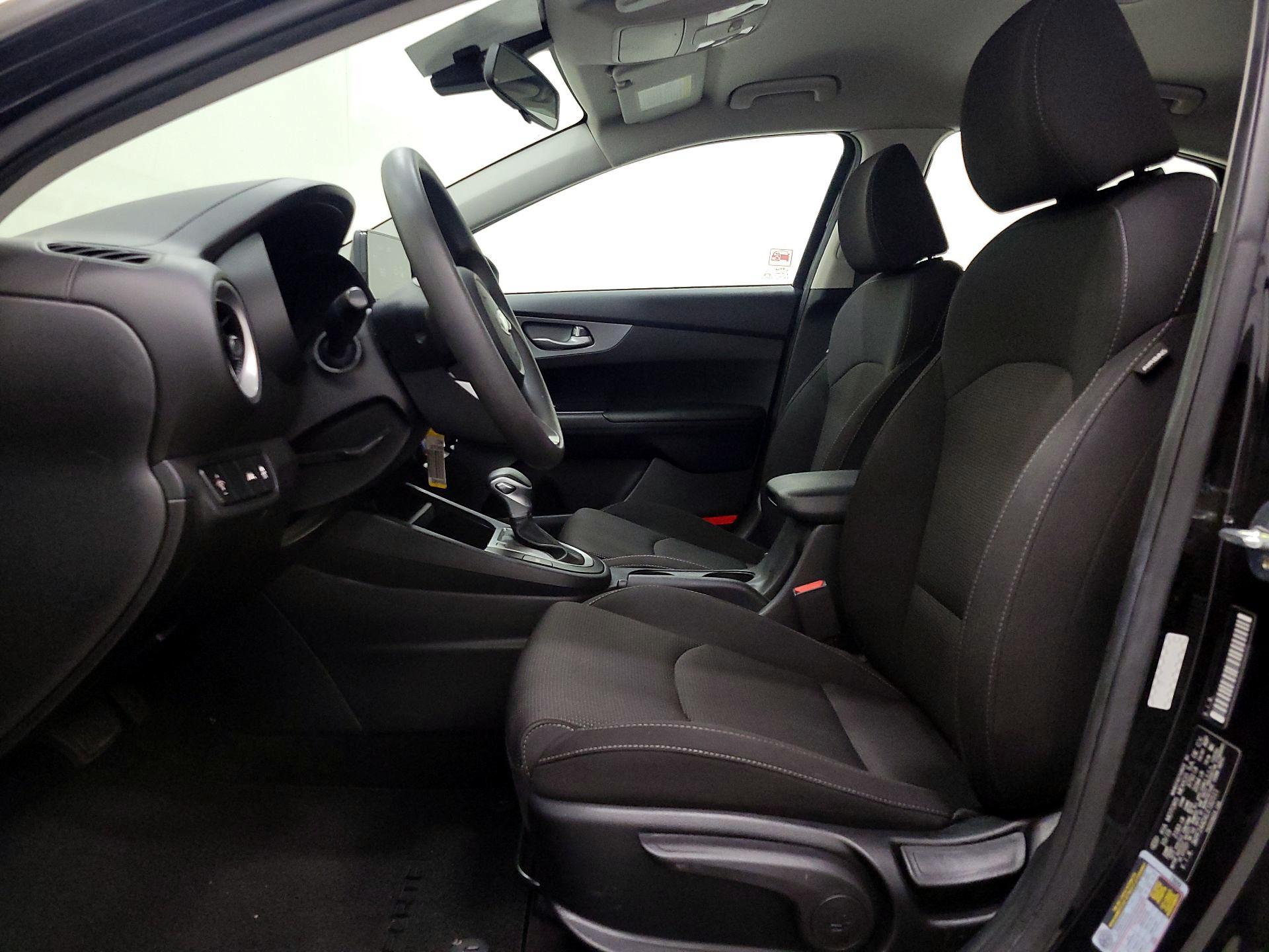 Thumbnail: 2020 Kia Forte - 11