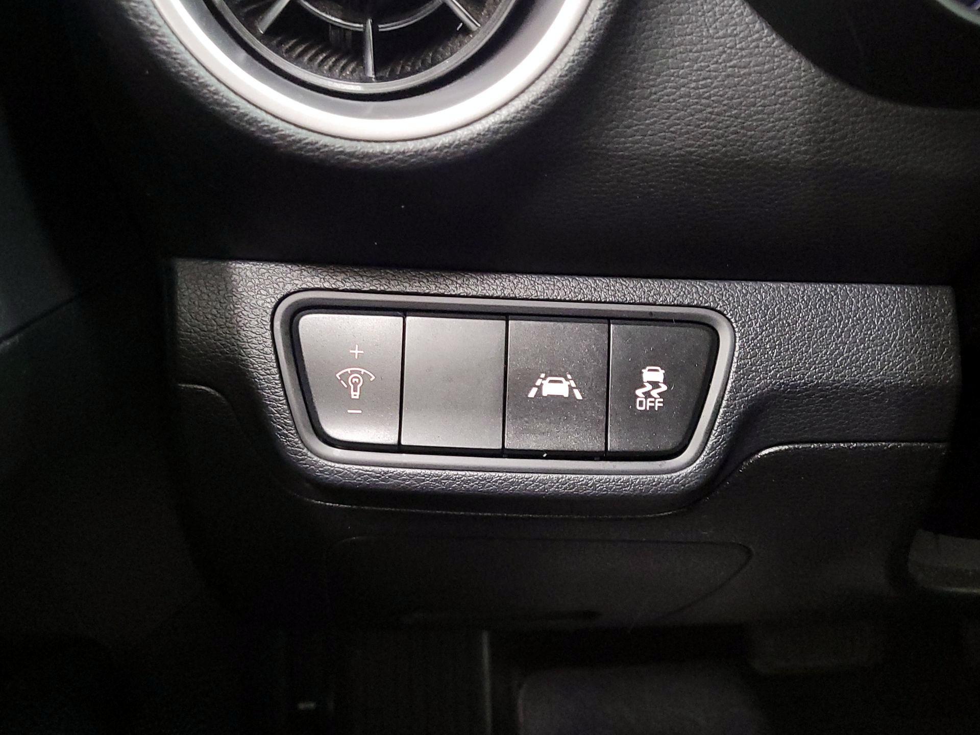 Thumbnail: 2020 Kia Forte - 13