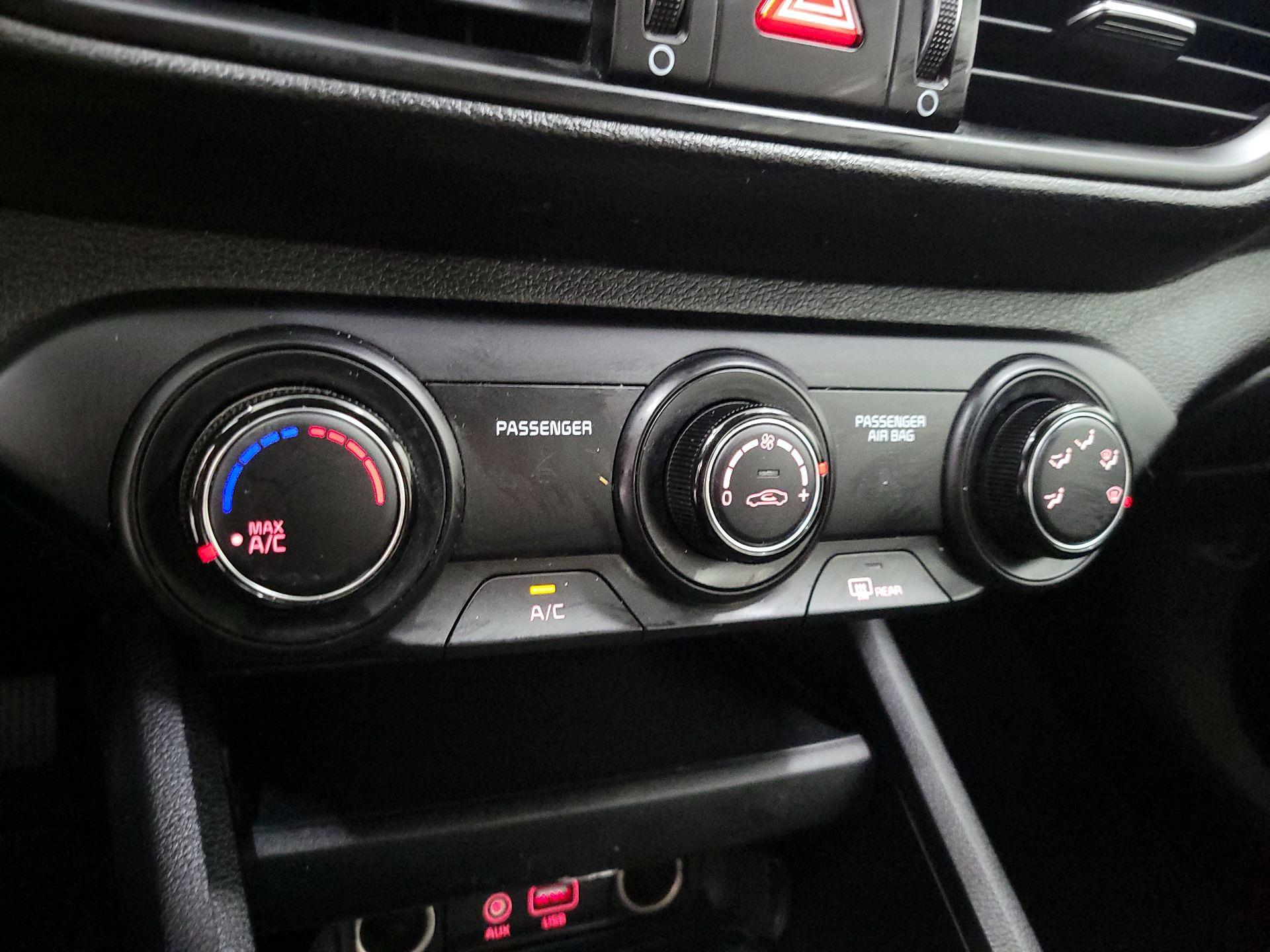 Thumbnail: 2020 Kia Forte - 16