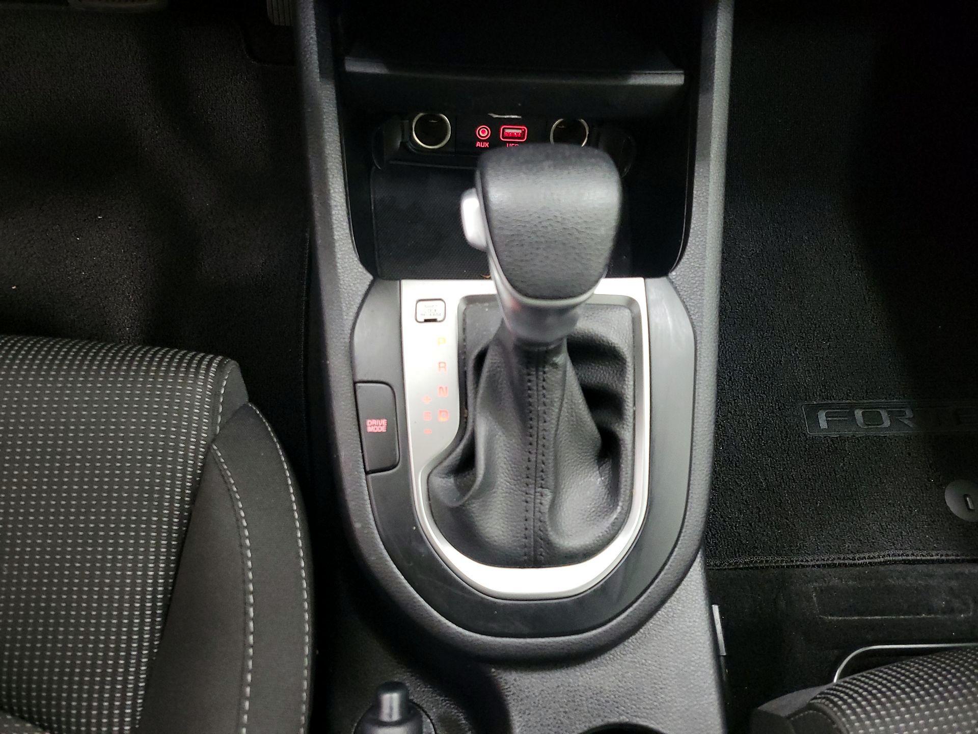 Thumbnail: 2020 Kia Forte - 17