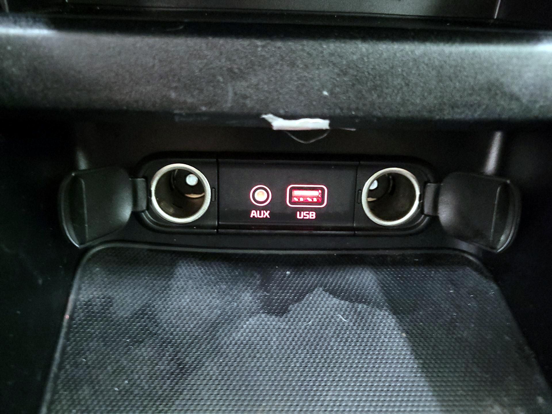 Thumbnail: 2020 Kia Forte - 18