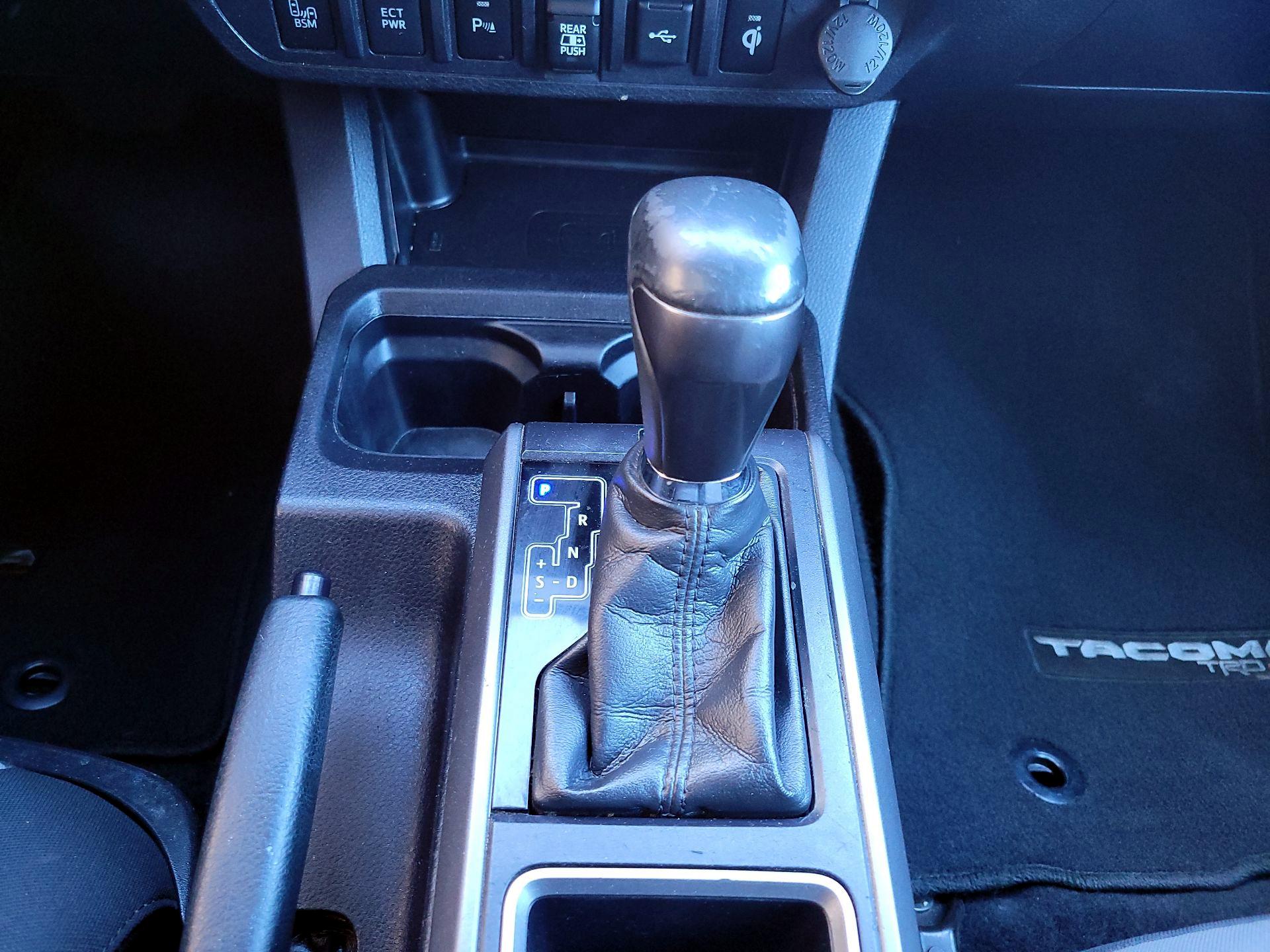 Thumbnail: 2022 Toyota Tacoma - 17