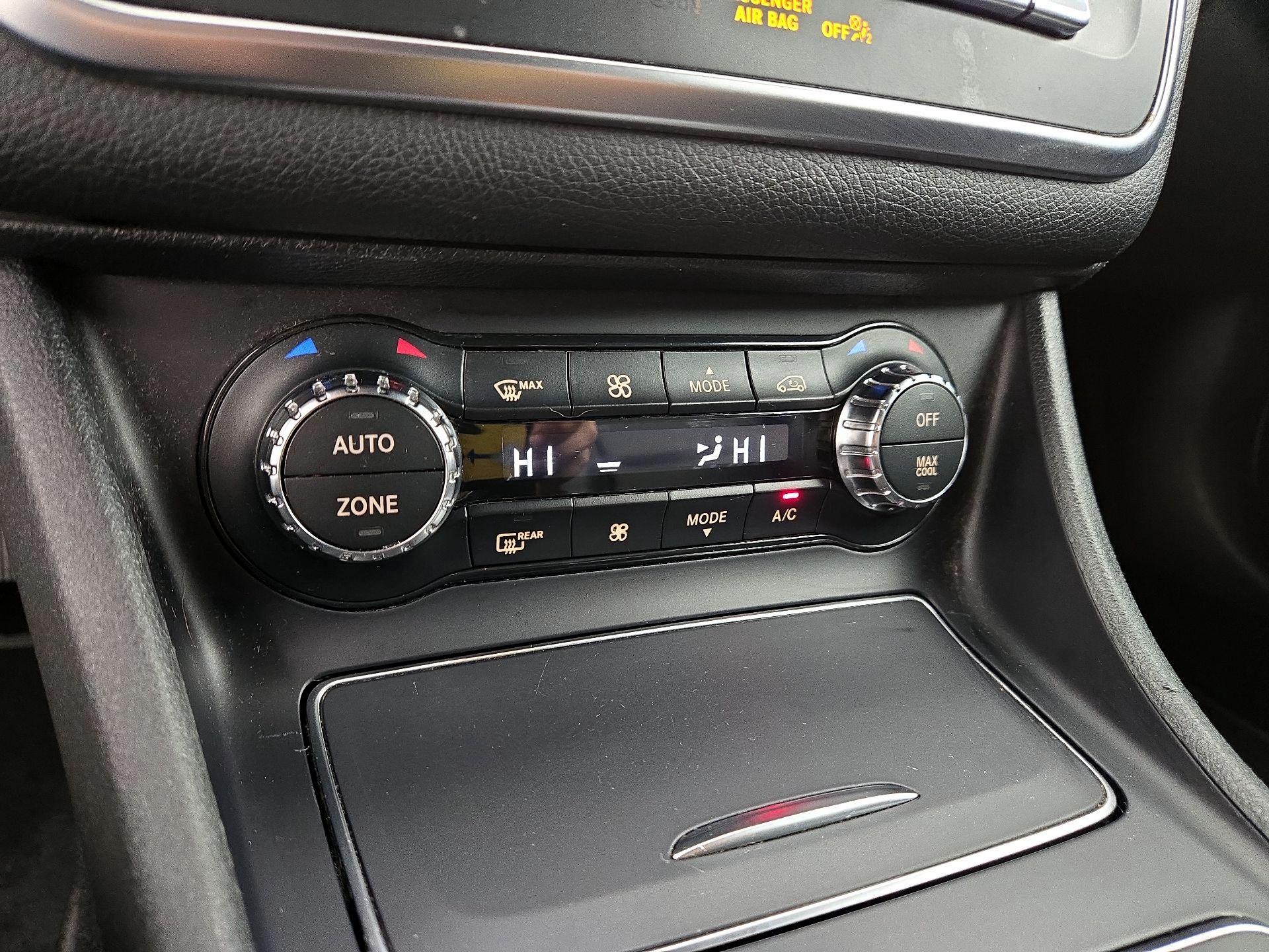 Thumbnail: 2019 Mercedes-Benz GLA - 16