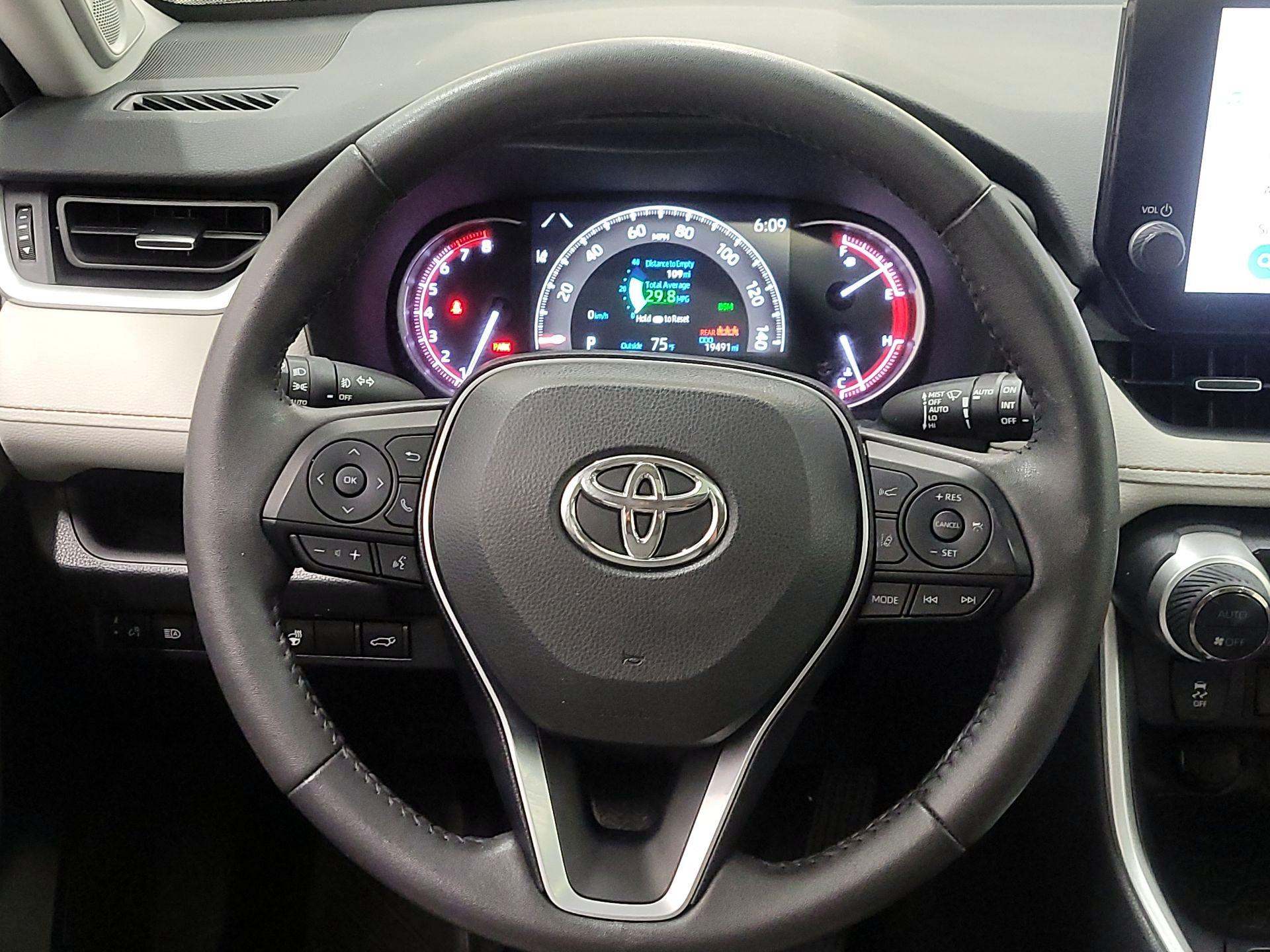 Thumbnail: 2023 Toyota RAV4 - 10