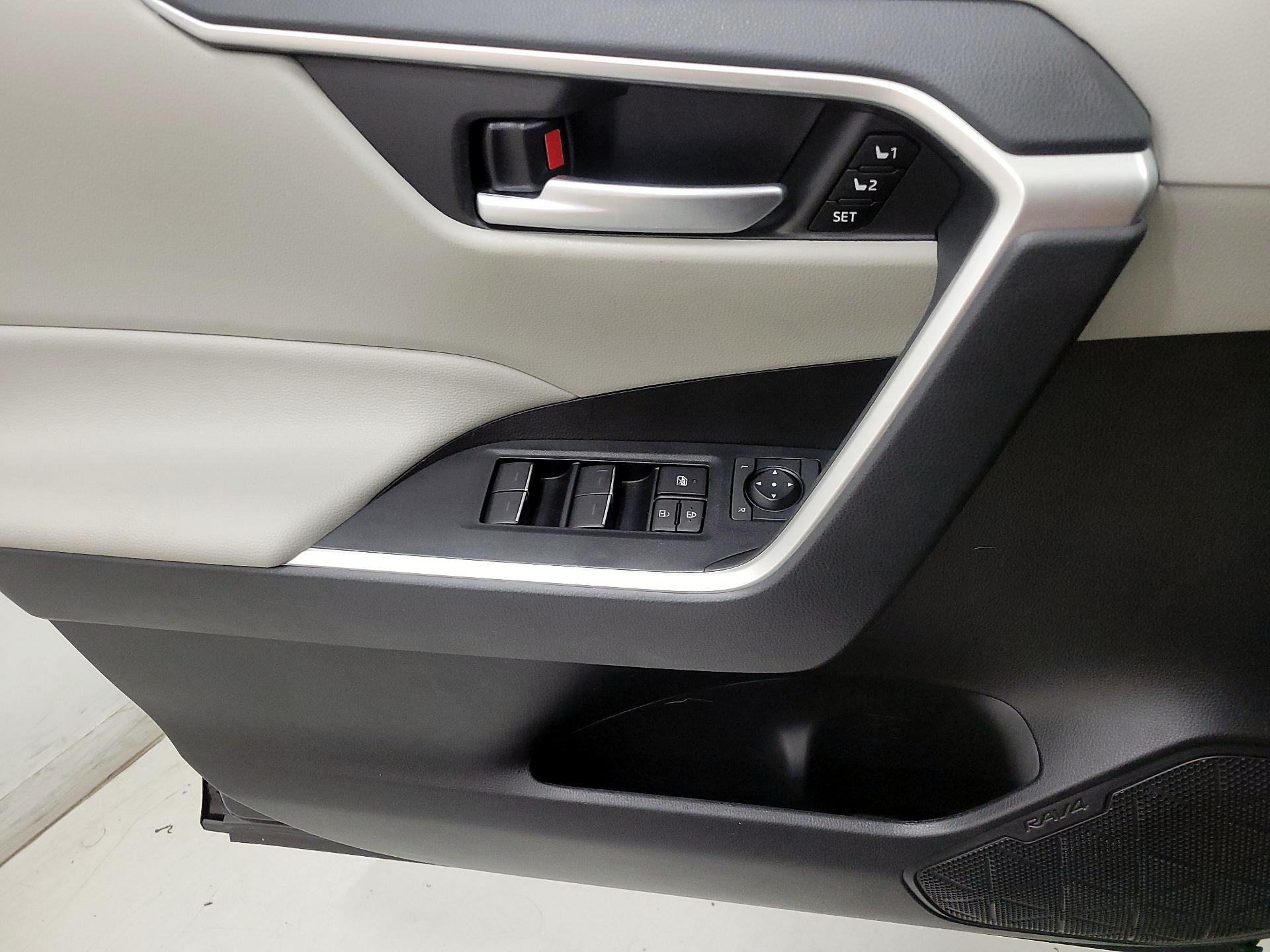 Thumbnail: 2023 Toyota RAV4 - 12