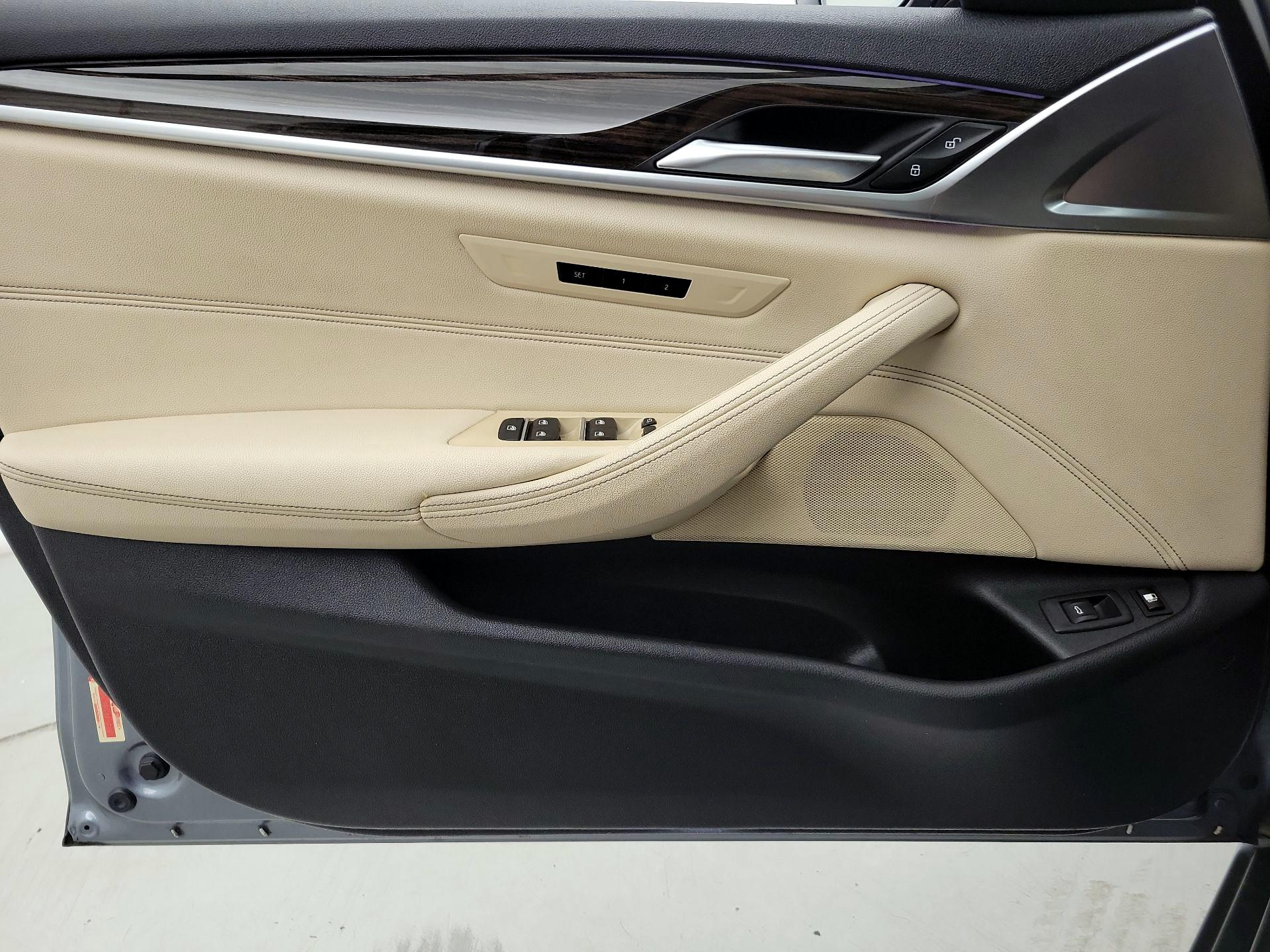 Thumbnail: 2021 BMW 5 Series - 12