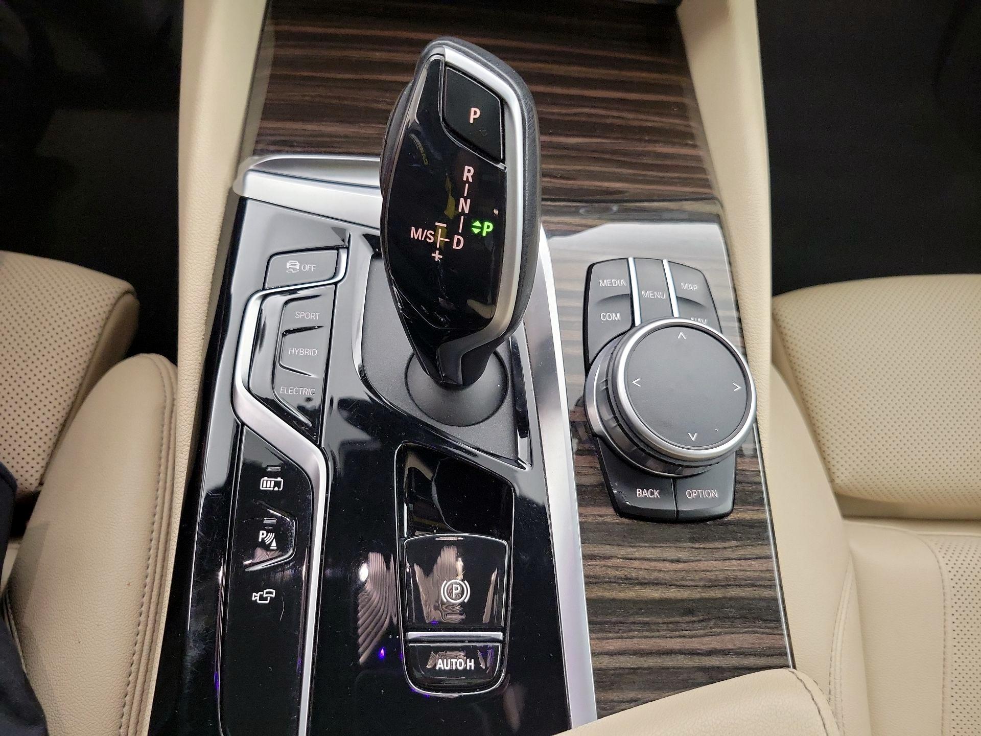 Thumbnail: 2021 BMW 5 Series - 18