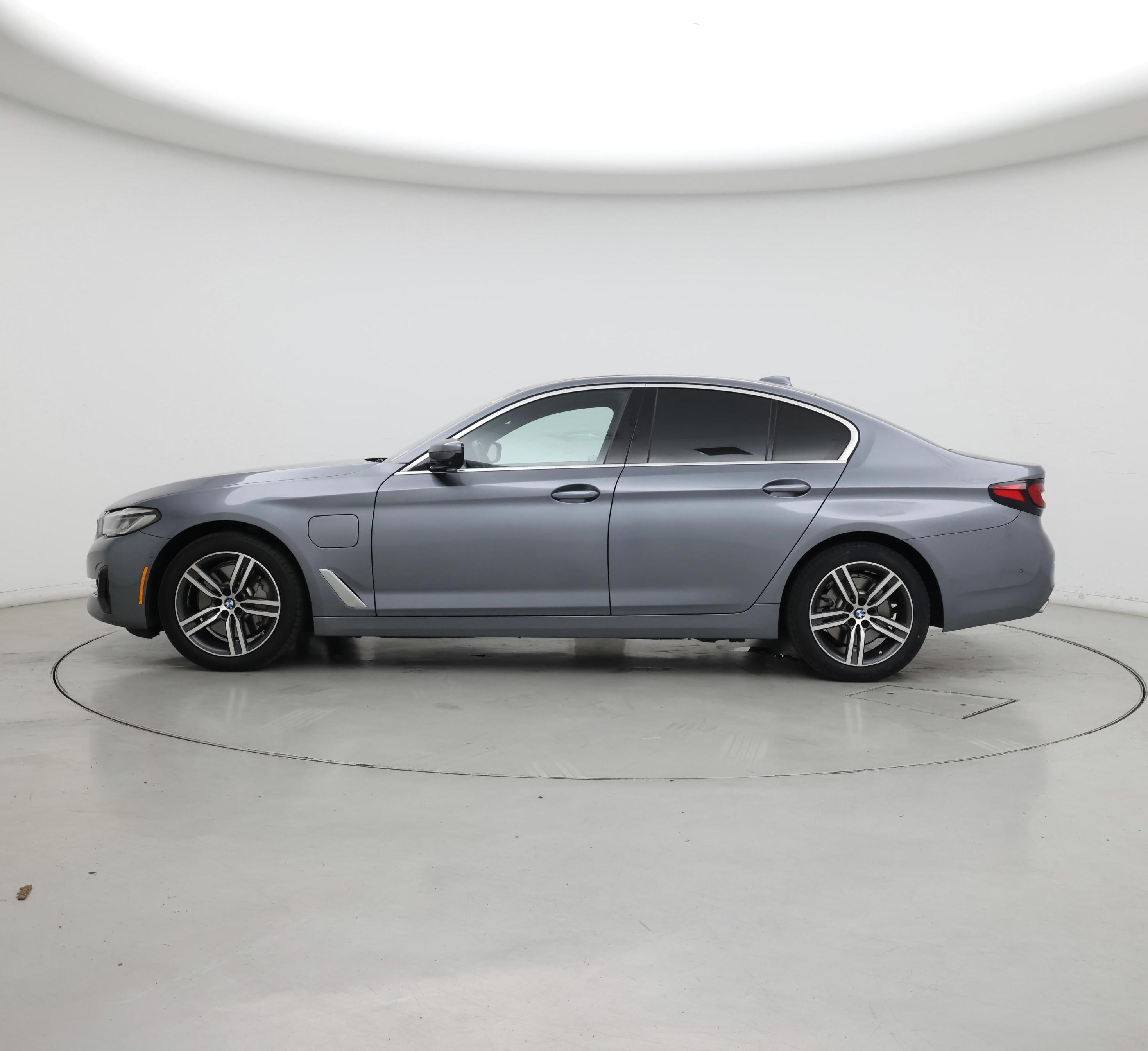 Thumbnail: 2021 BMW 5 Series - 3