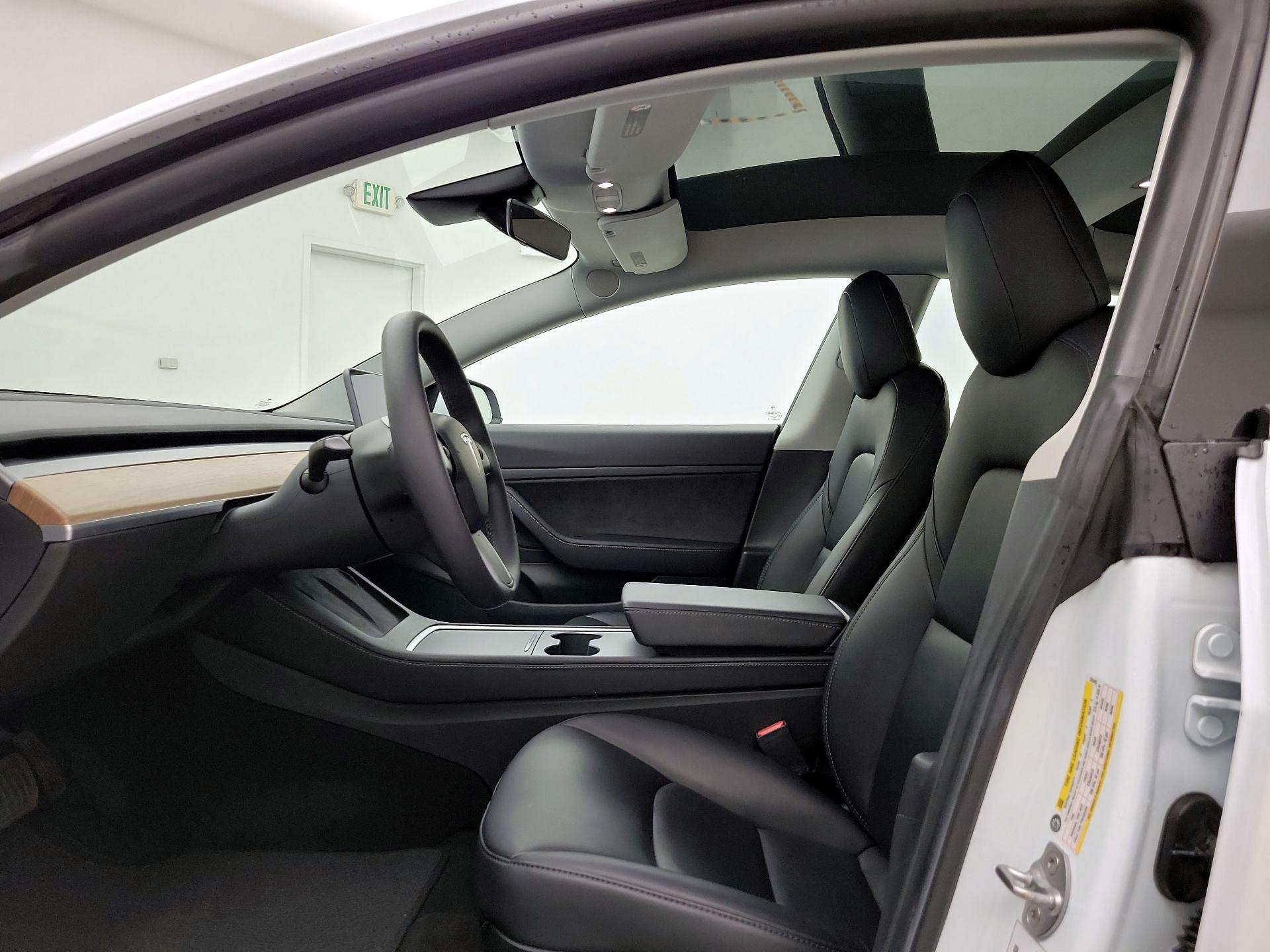 Thumbnail: 2021 Tesla Model 3 - 19