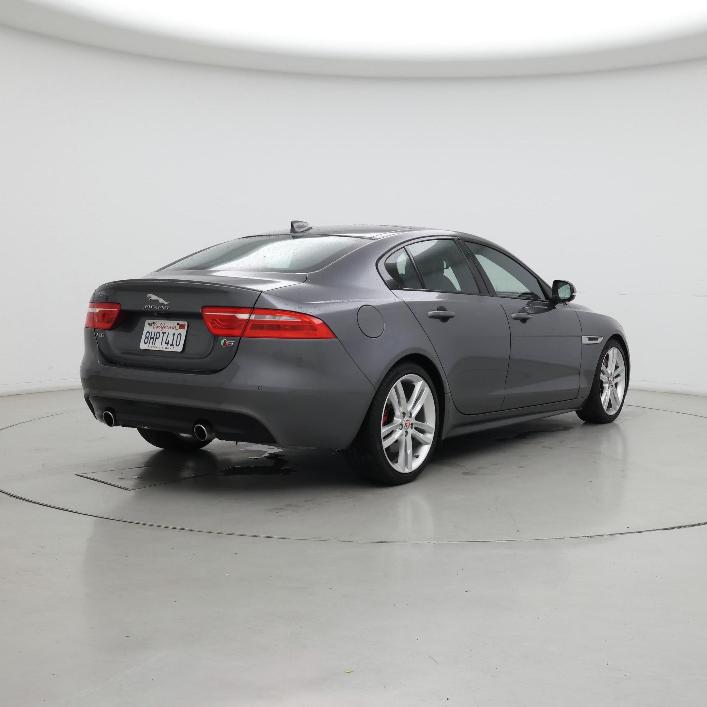 Thumbnail: 2018 Jaguar XE - 8
