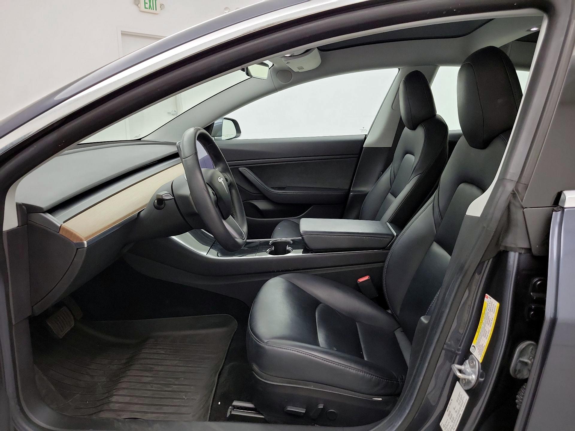 Thumbnail: 2019 Tesla Model 3 - 11