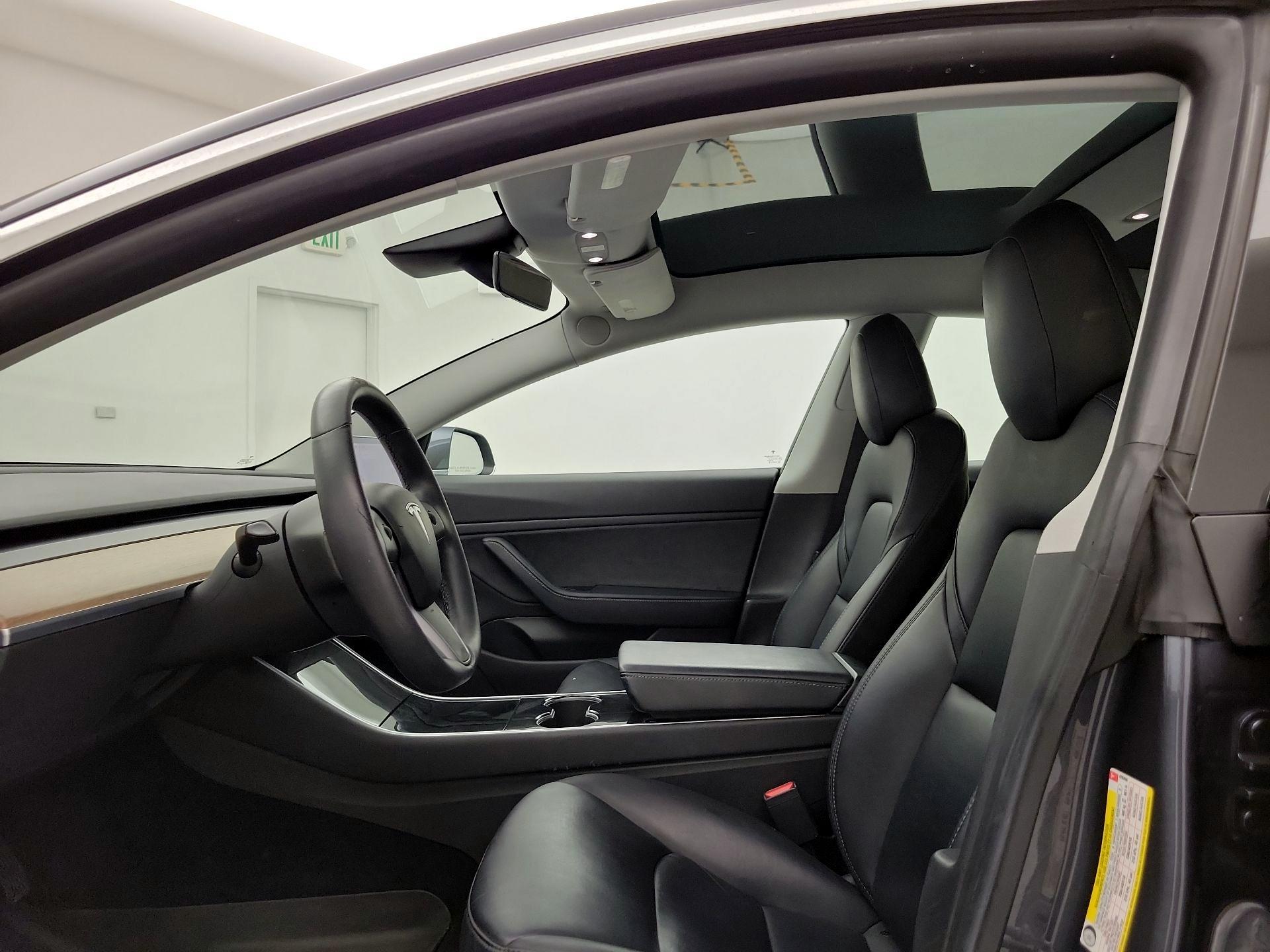 Thumbnail: 2019 Tesla Model 3 - 19