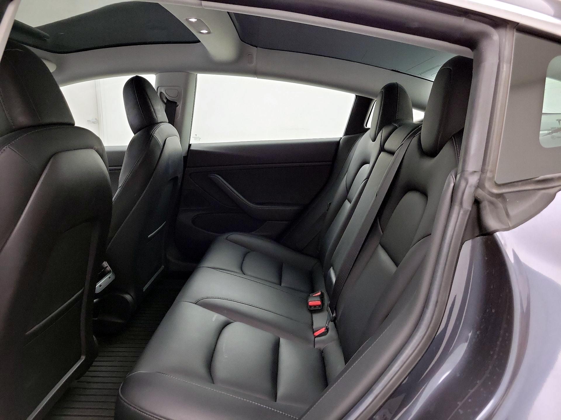 Thumbnail: 2019 Tesla Model 3 - 20