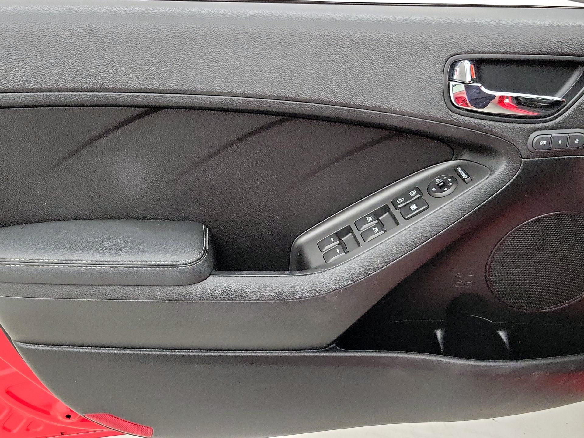Thumbnail: 2015 Kia Forte - 12