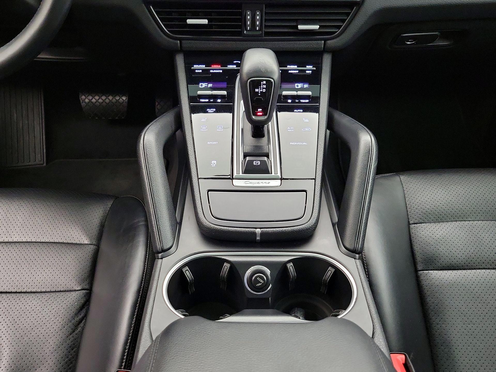 Thumbnail: 2019 Porsche Cayenne - 18