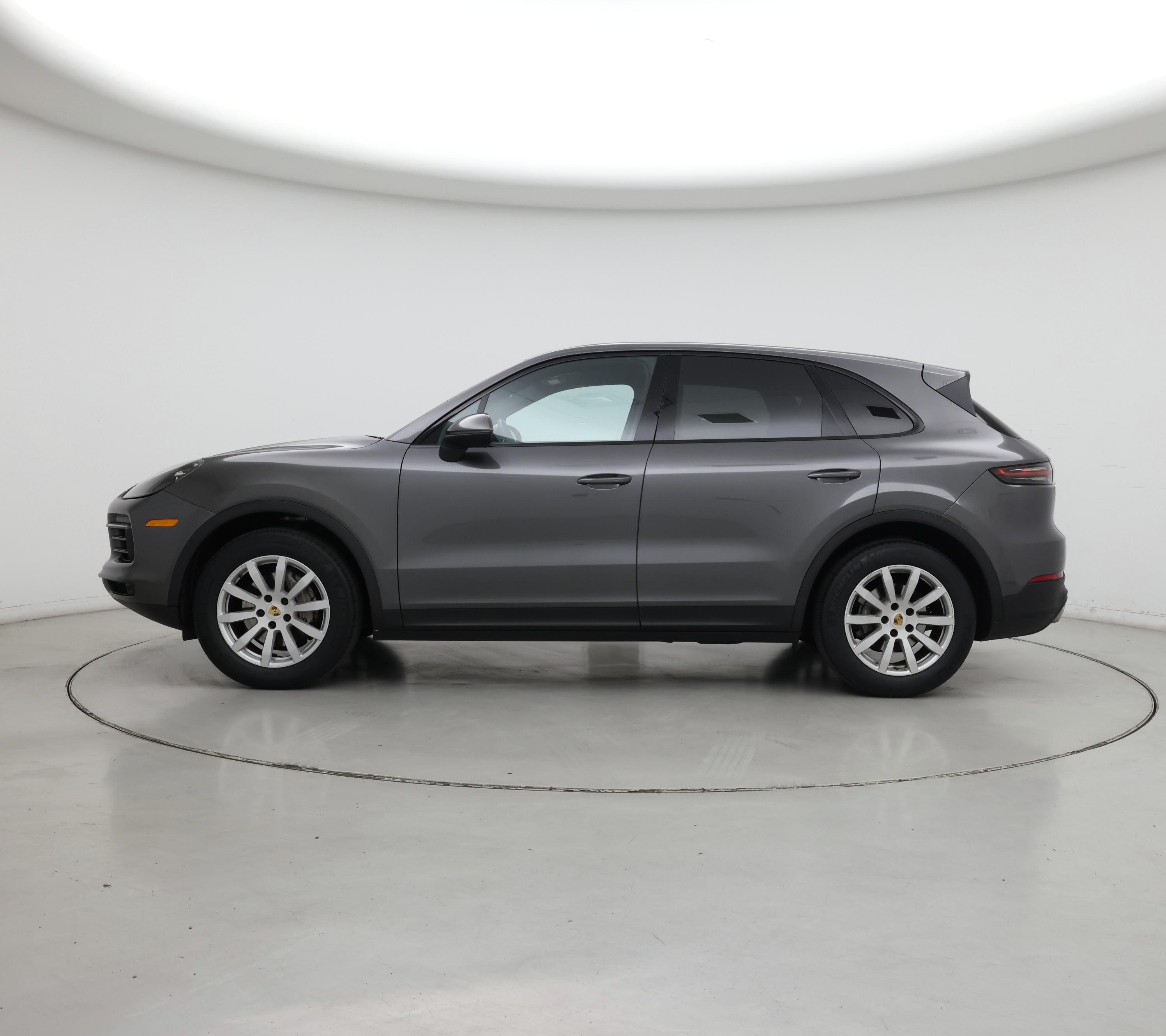 Thumbnail: 2019 Porsche Cayenne - 3