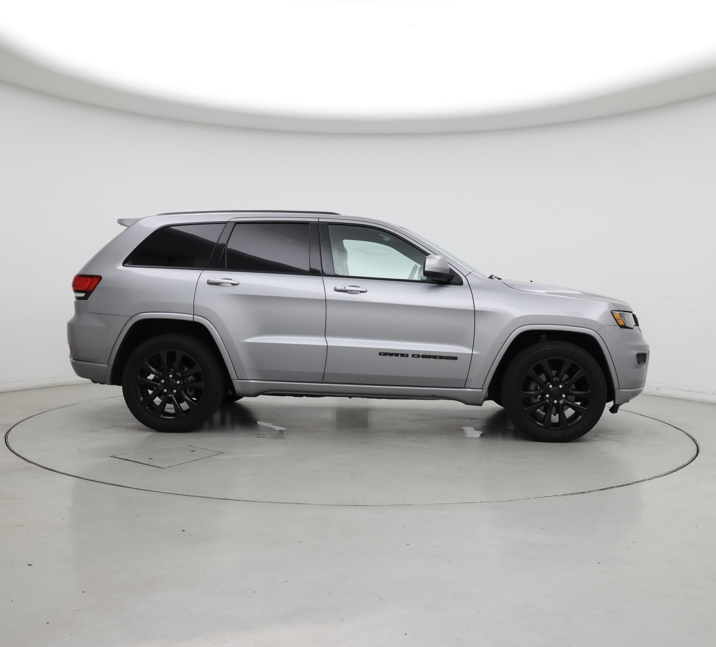 Thumbnail: 2018 Jeep Grand Cherokee - 7
