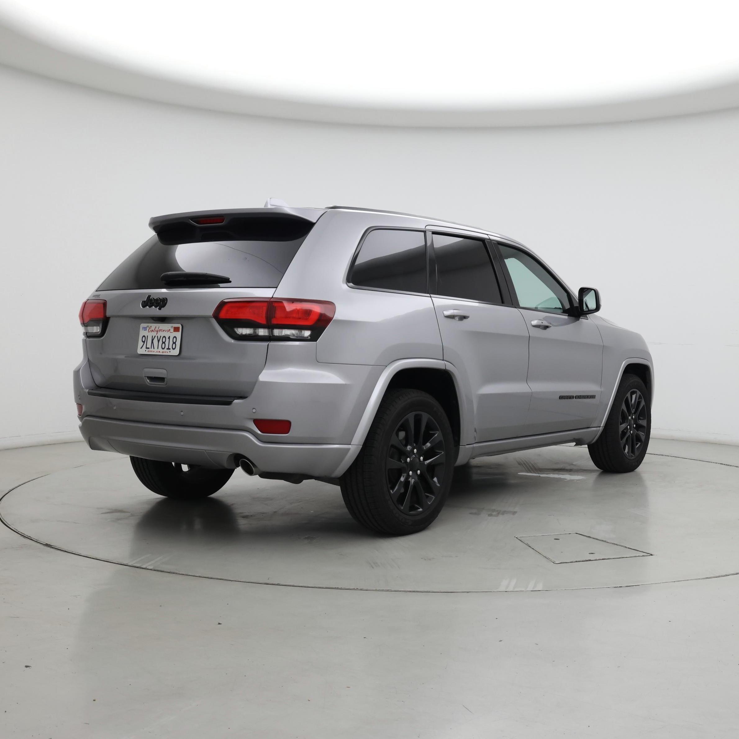 Thumbnail: 2018 Jeep Grand Cherokee - 8