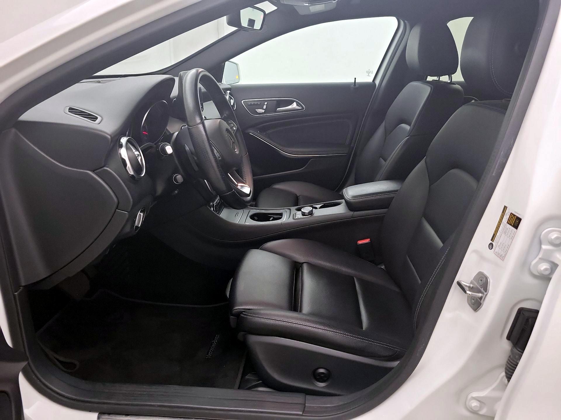 Thumbnail: 2019 Mercedes-Benz GLA - 11