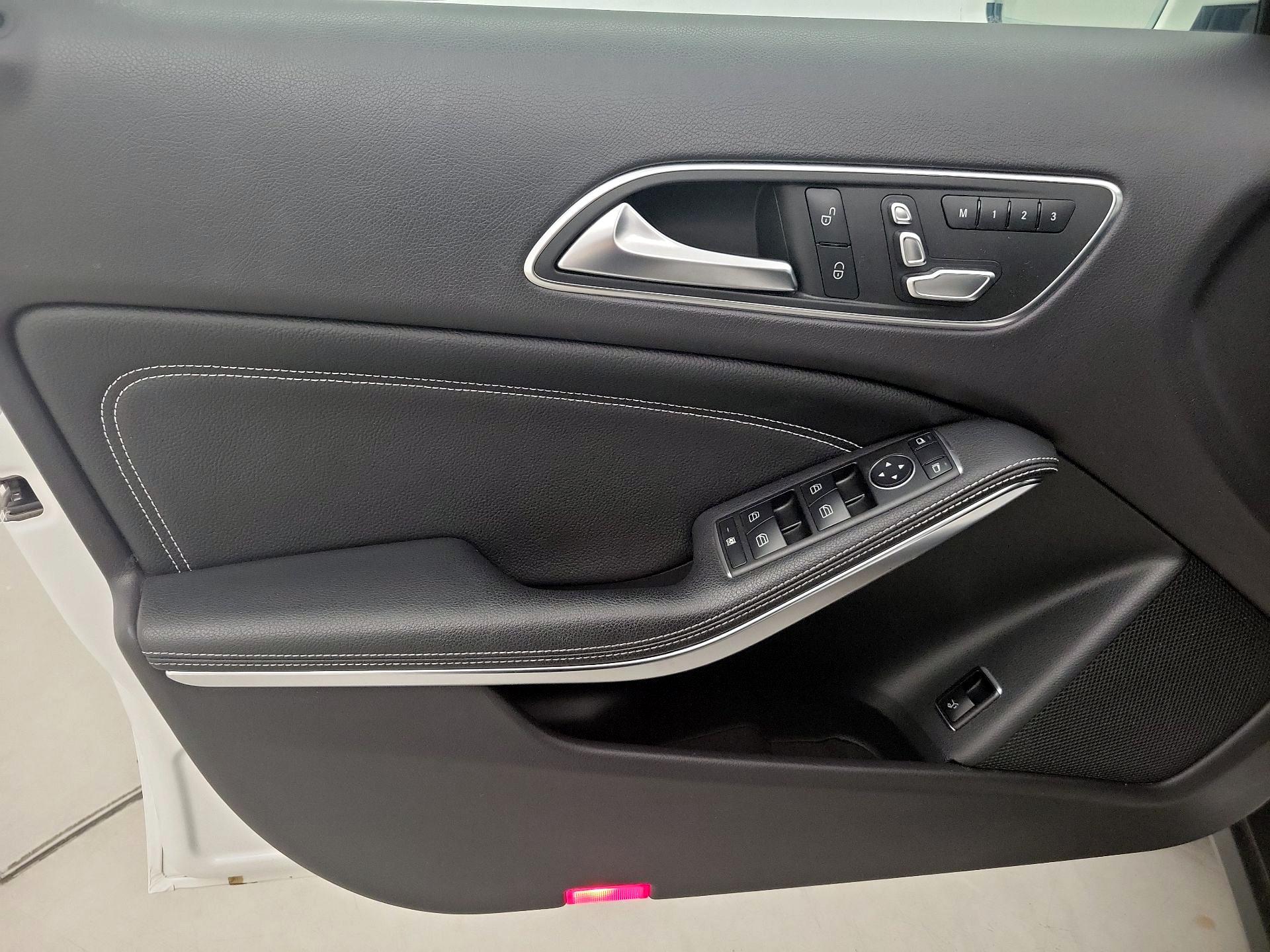 Thumbnail: 2019 Mercedes-Benz GLA - 12